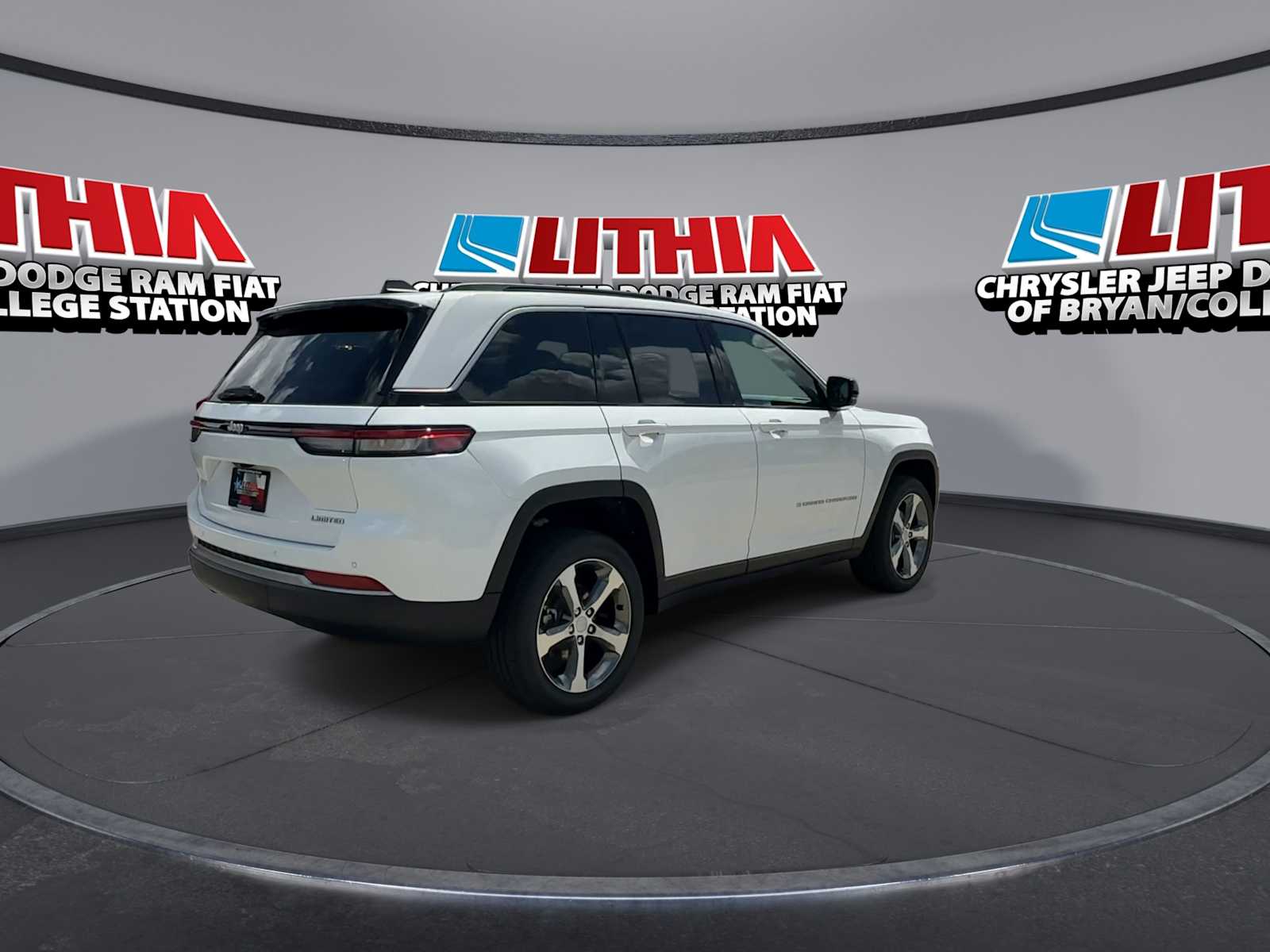 Thumbnail: 2026 Jeep Grand Cherokee - 8