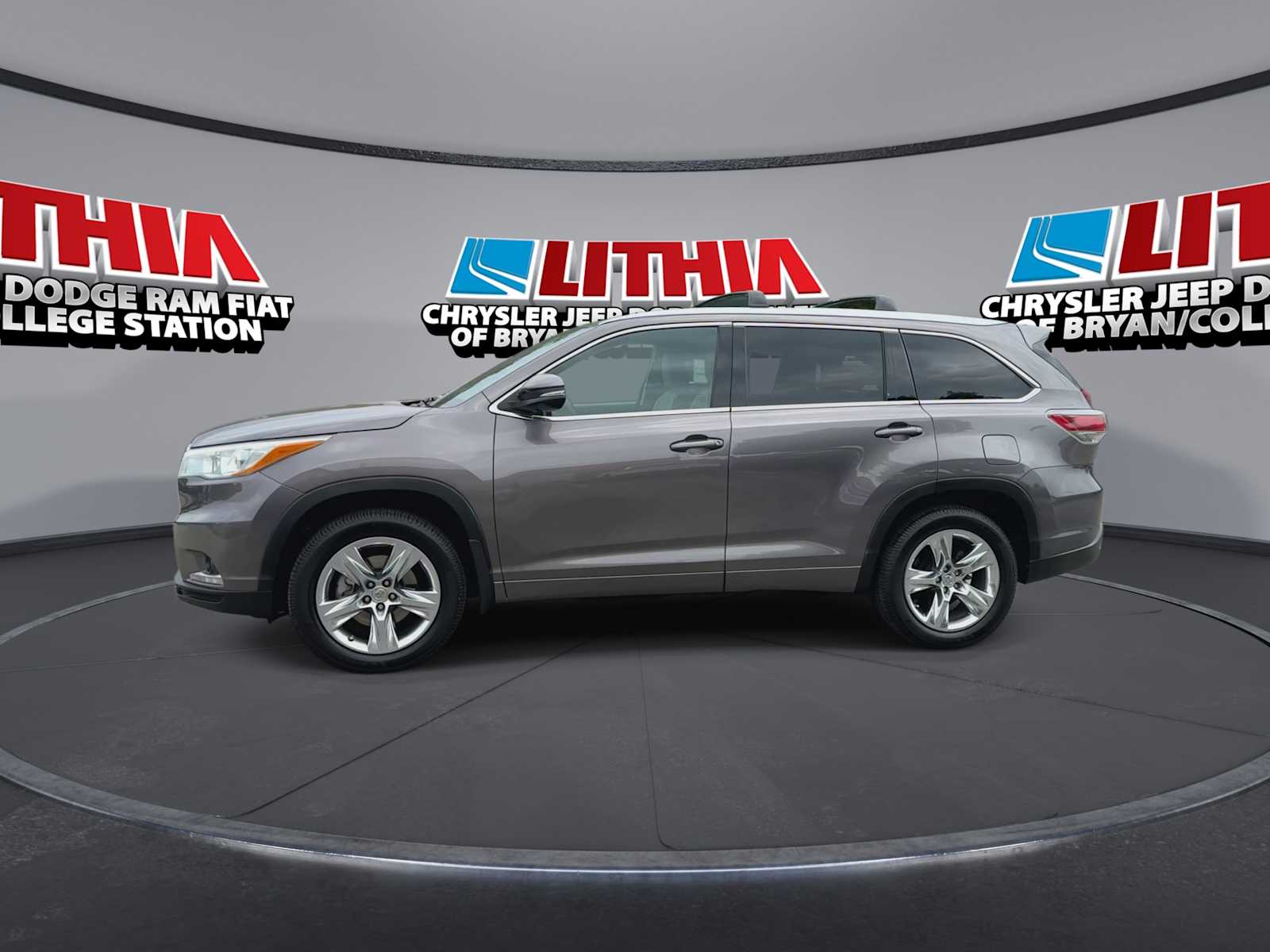 Thumbnail: 2015 Toyota Highlander - 3