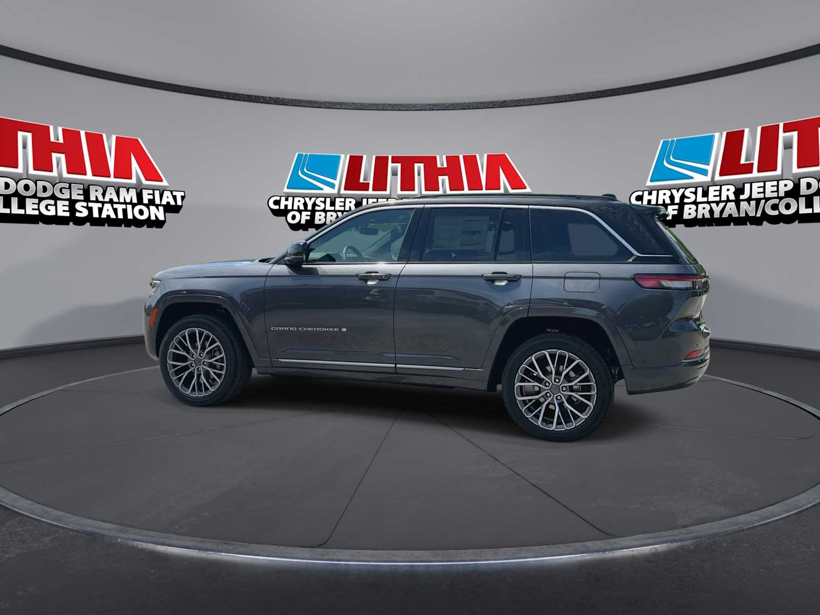 Thumbnail: 2026 Jeep Grand Cherokee - 5