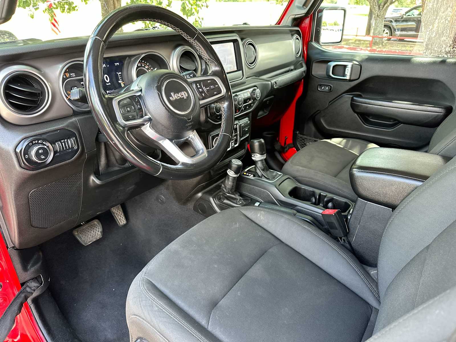 Thumbnail: 2020 Jeep Gladiator - 18