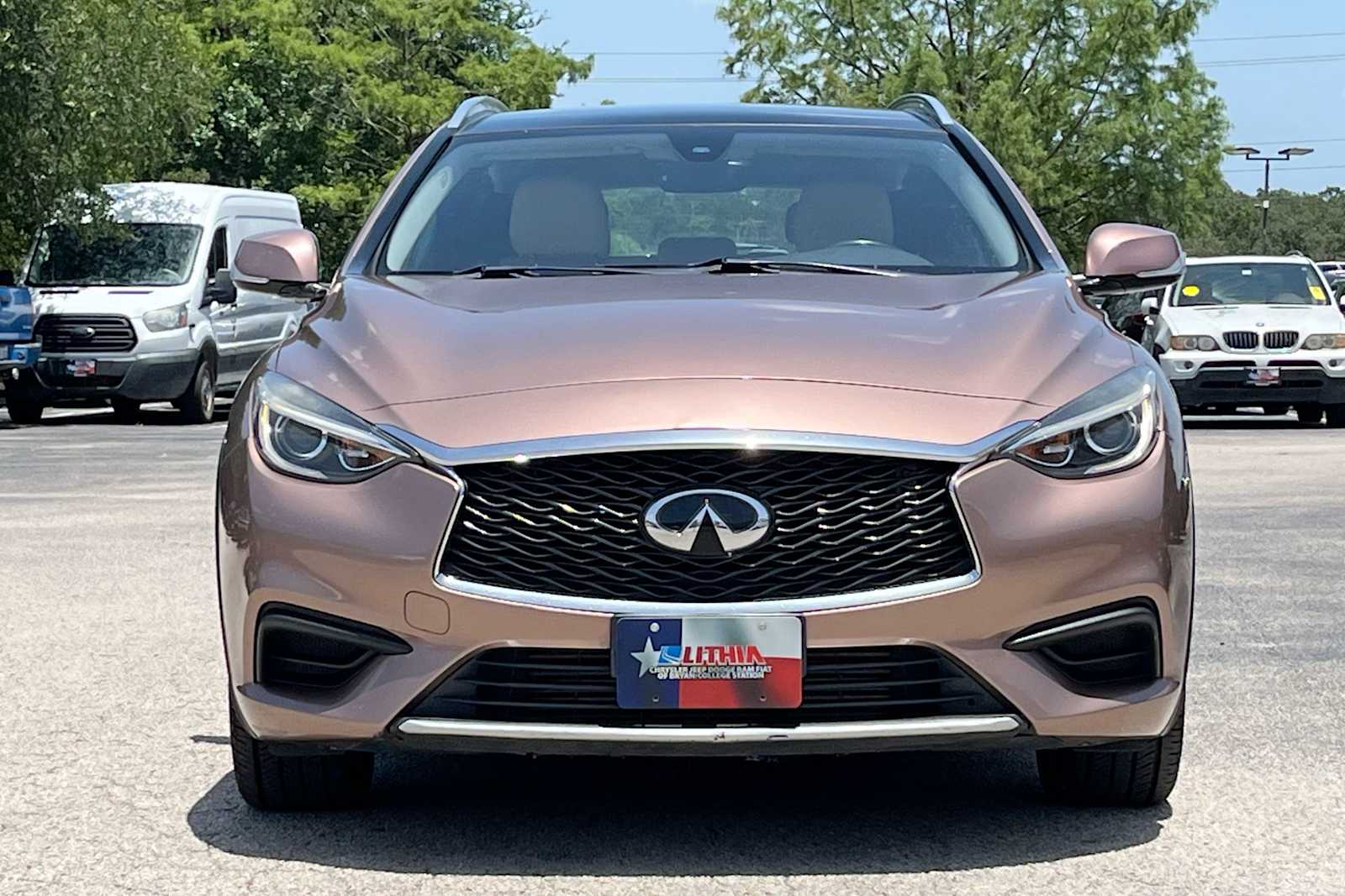 Thumbnail: 2019 INFINITI QX30 - 10