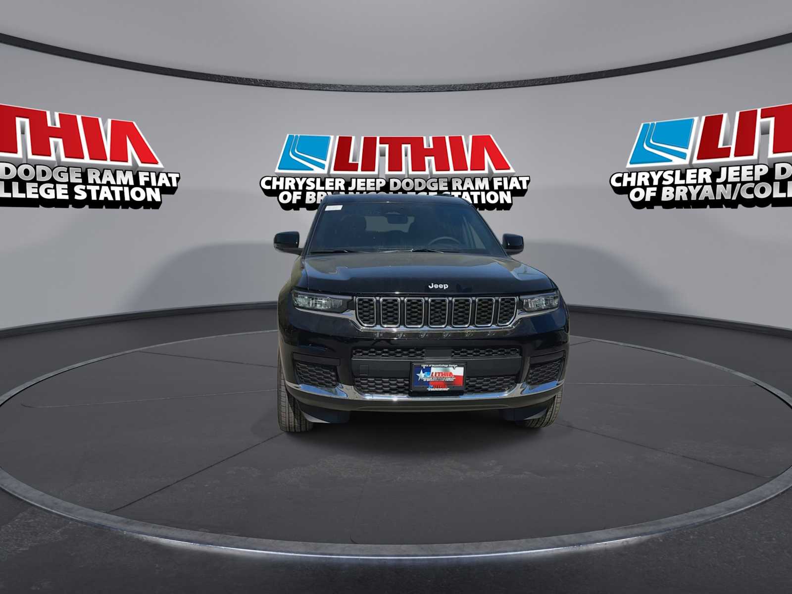 Thumbnail: 2026 Jeep Grand Cherokee - 3