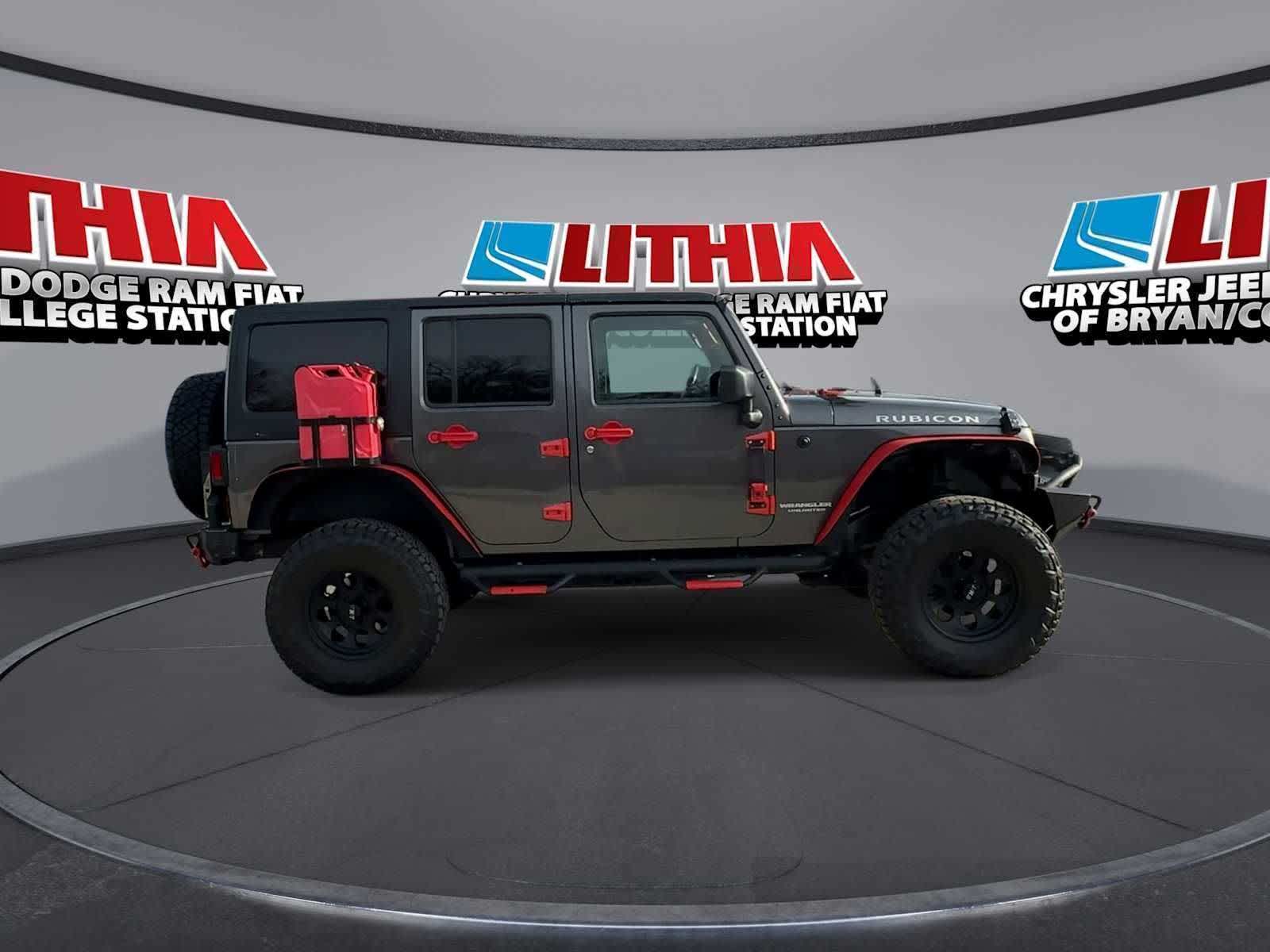 Thumbnail: 2016 Jeep Wrangler - 9