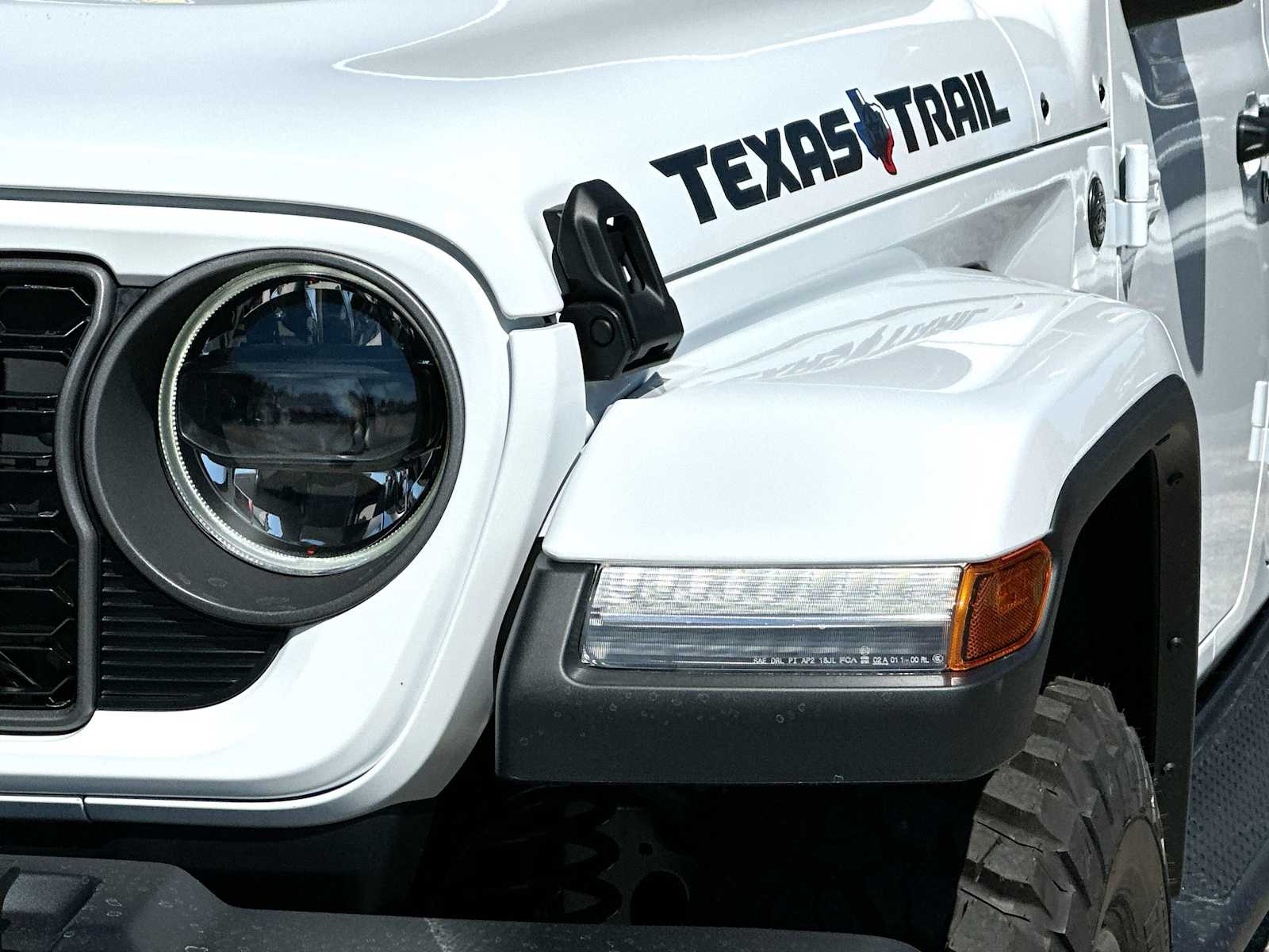 Thumbnail: 2026 Jeep Gladiator - 16