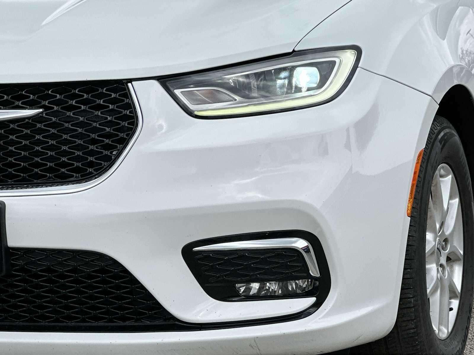 Thumbnail: 2022 Chrysler Pacifica - 16