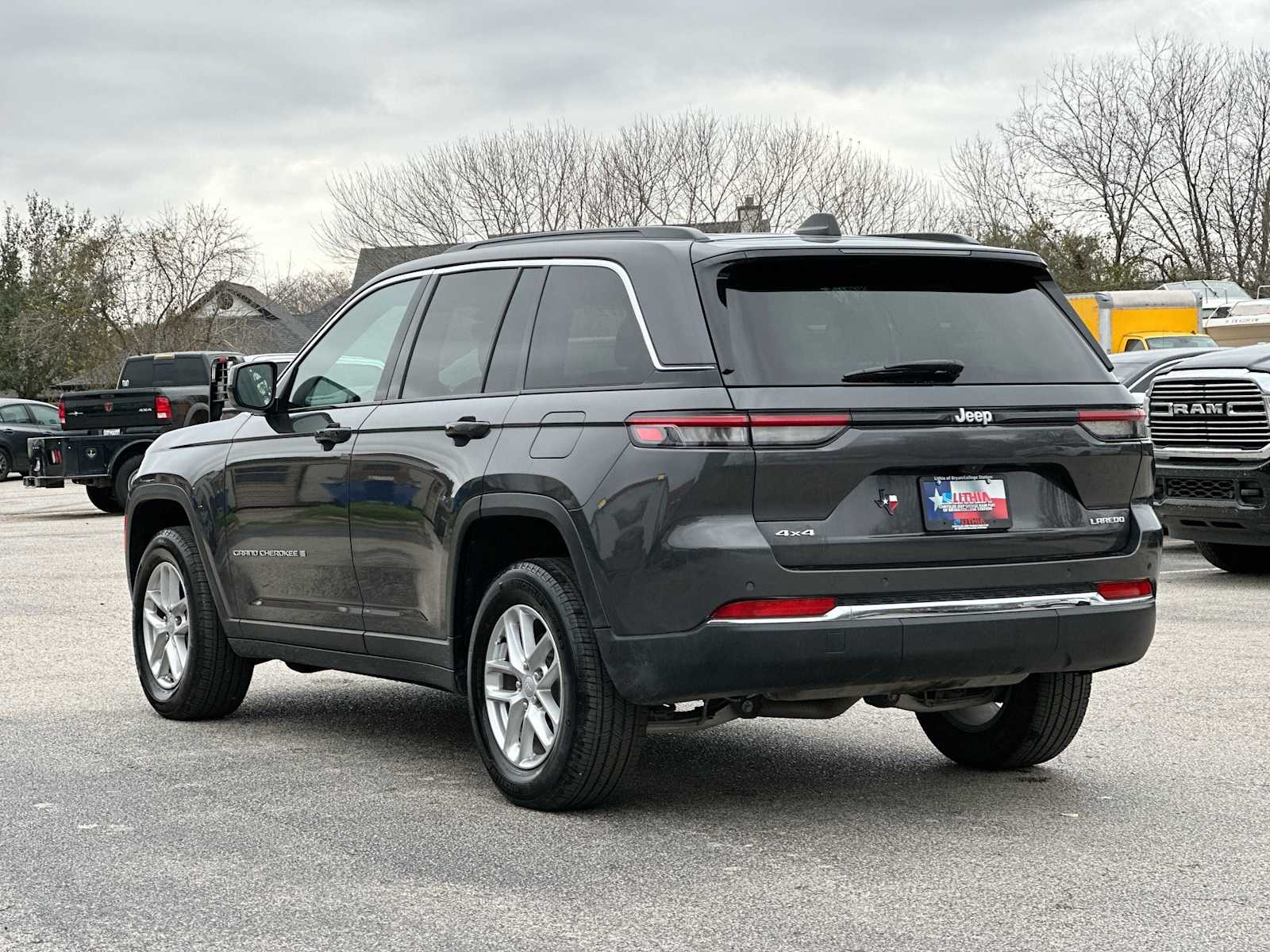 Thumbnail: 2024 Jeep Grand Cherokee - 13