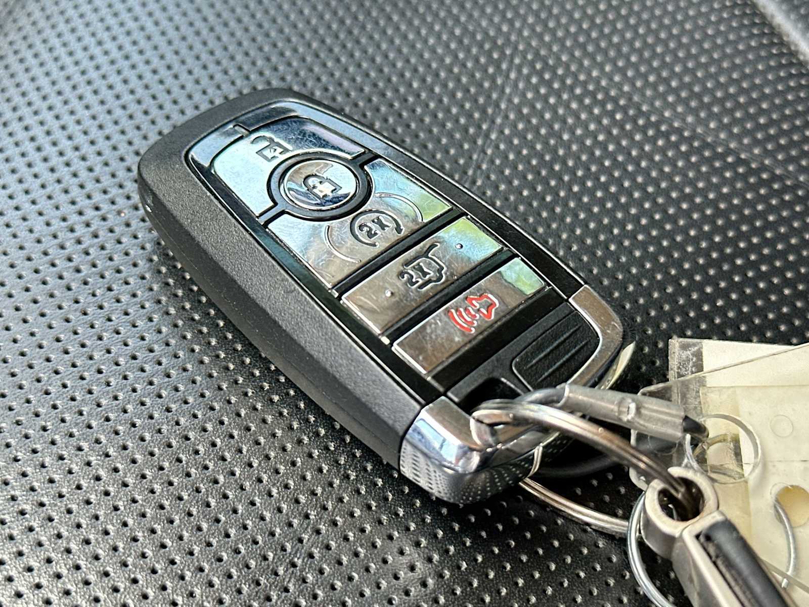 Thumbnail: 2022 Lincoln Nautilus - 29