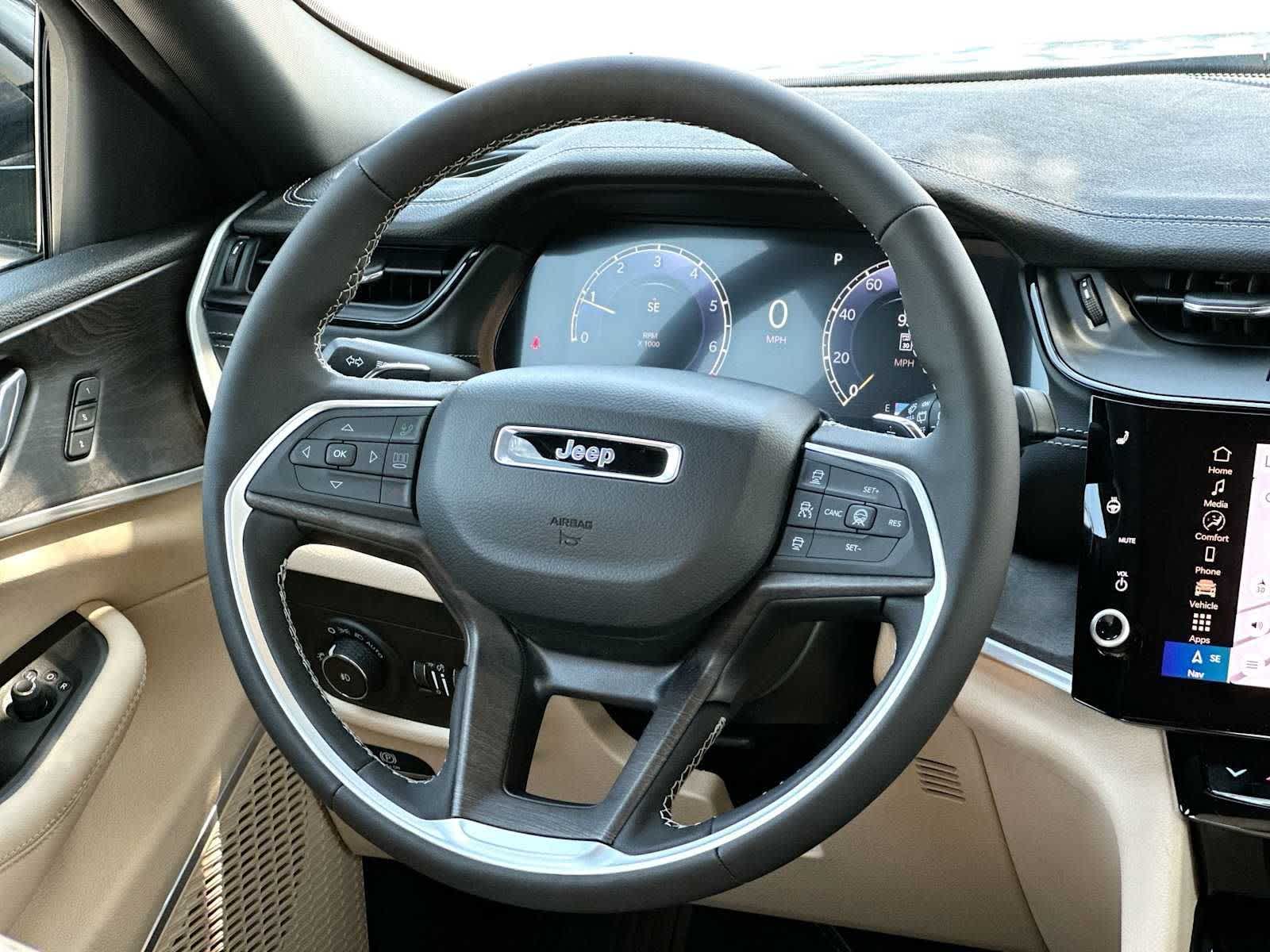 Thumbnail: 2026 Jeep Grand Cherokee - 27