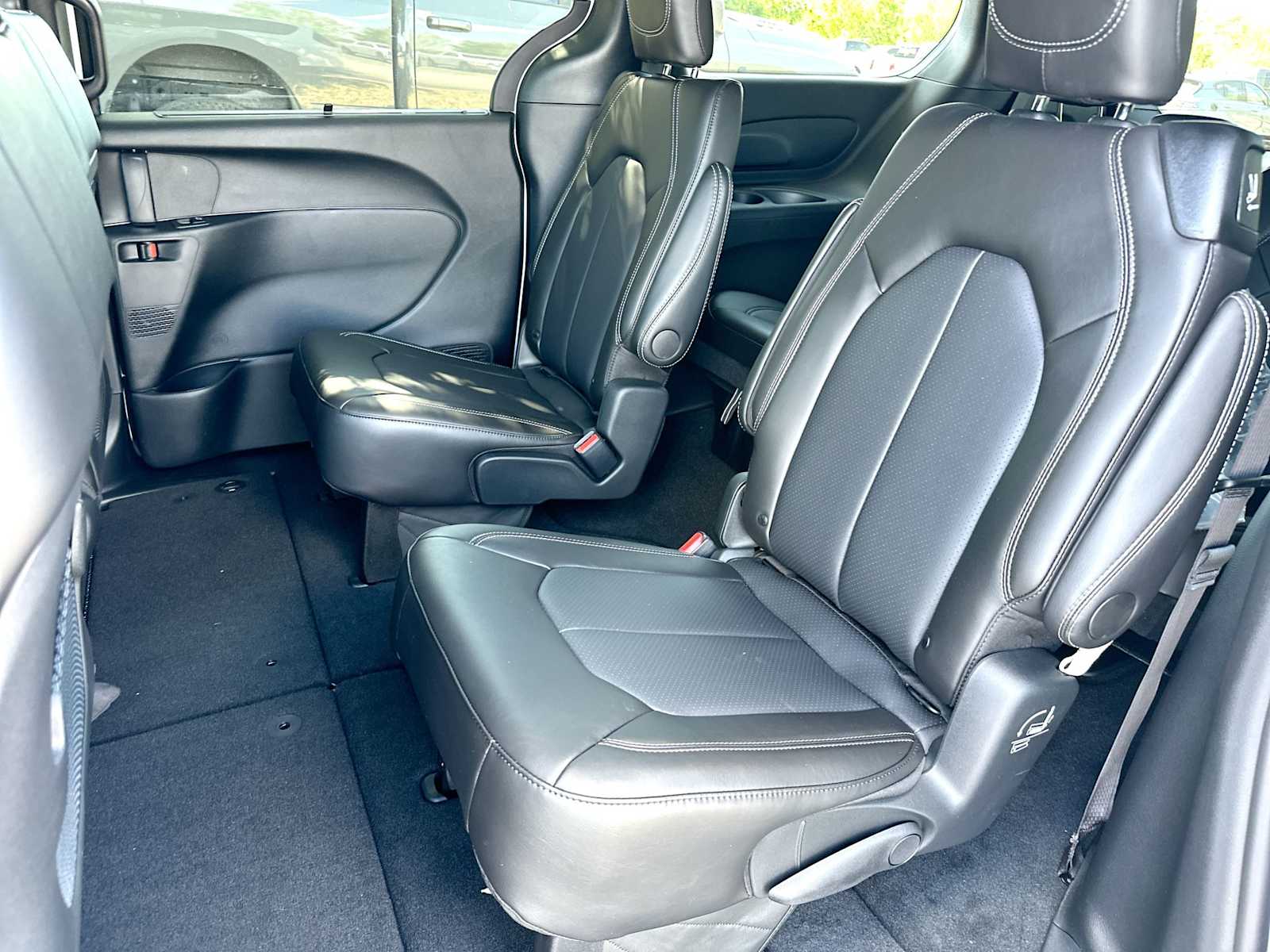 Thumbnail: 2026 Chrysler Pacifica - 23