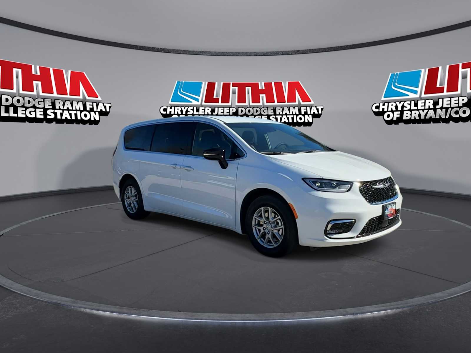 Thumbnail: 2026 Chrysler Pacifica - 2