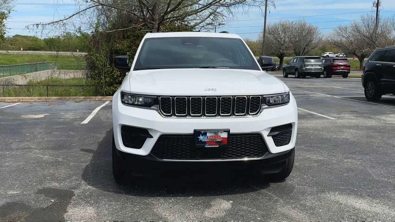 Thumbnail: 2026 Jeep Grand Cherokee - 3