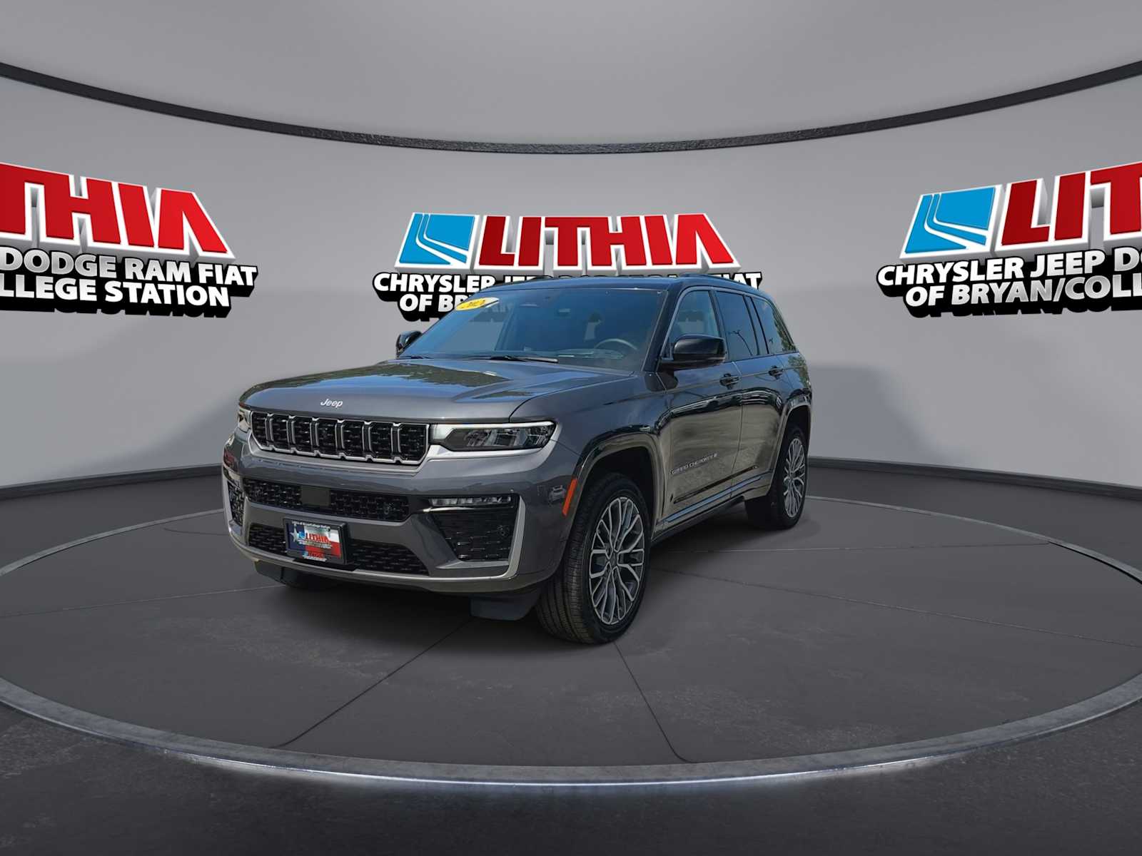 Thumbnail: 2026 Jeep Grand Cherokee - 3