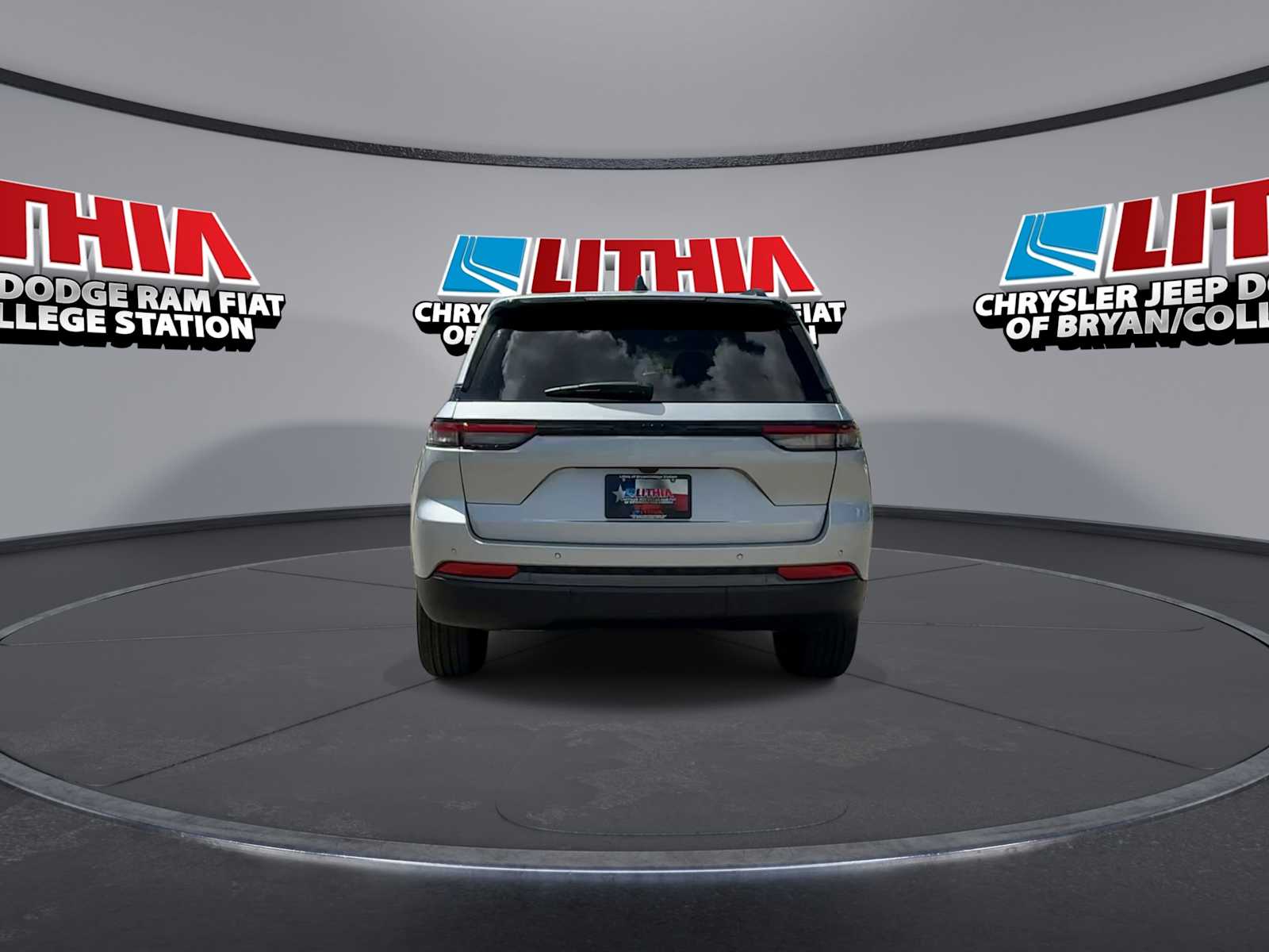 Thumbnail: 2026 Jeep Grand Cherokee - 7