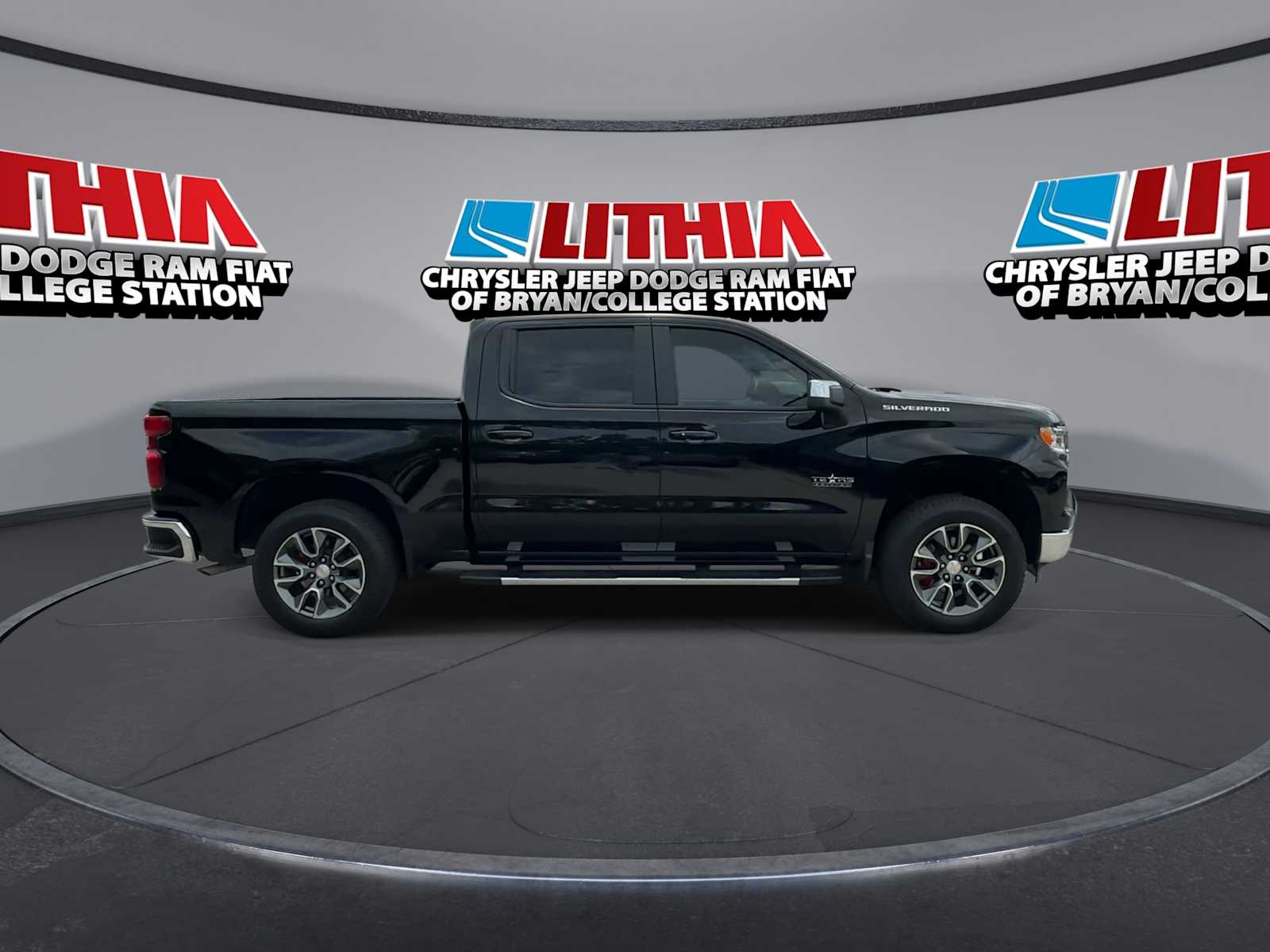 Thumbnail: 2026 Chevrolet Silverado 1500 - 9