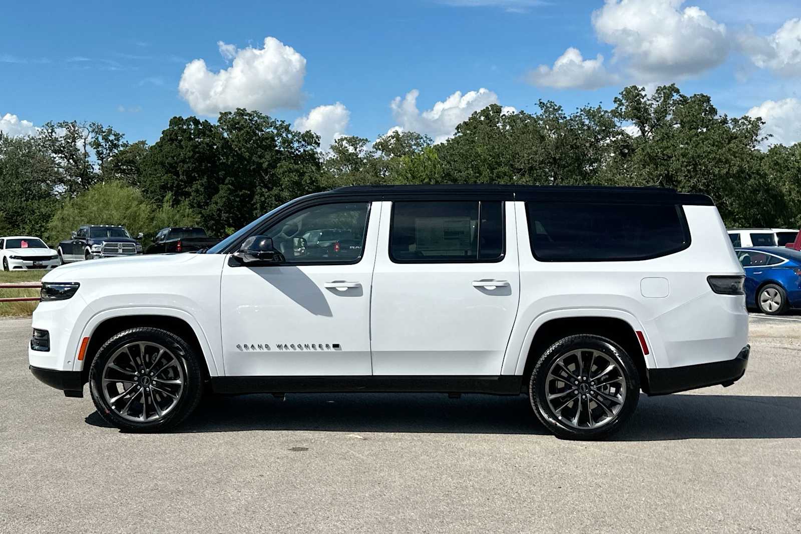 2024 Jeep Grand Wagoneer Obsidian 12