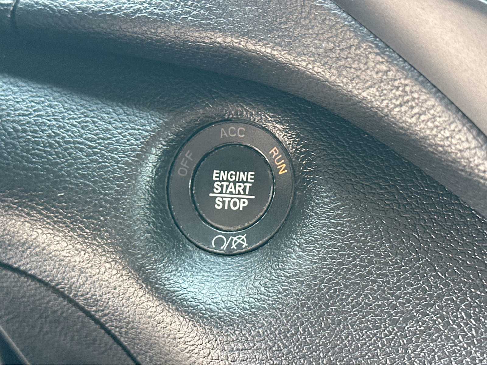 Thumbnail: 2023 Jeep Cherokee - 28