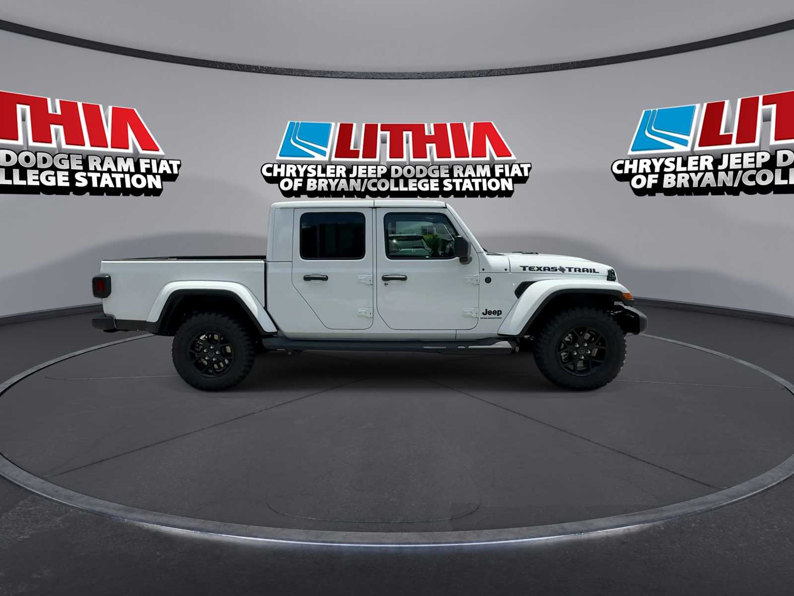 Thumbnail: 2026 Jeep Gladiator - 9
