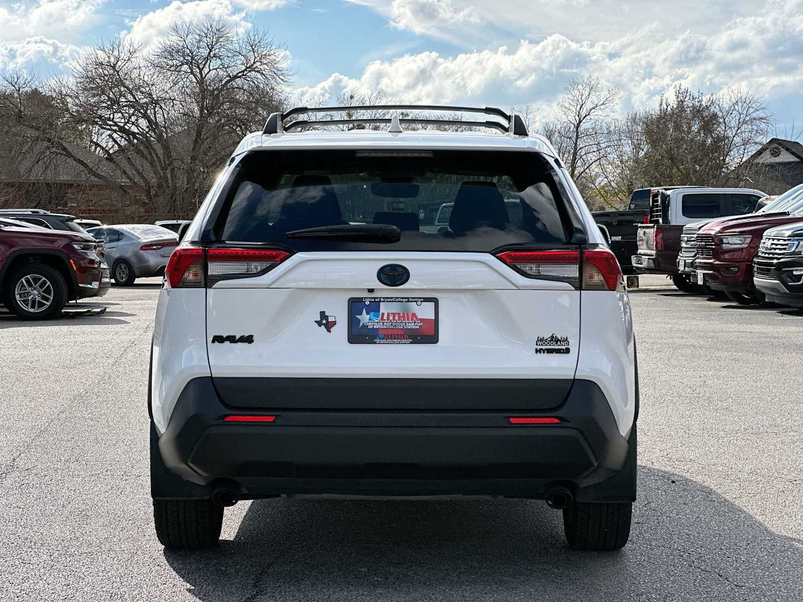 Thumbnail: 2023 Toyota RAV4 - 14