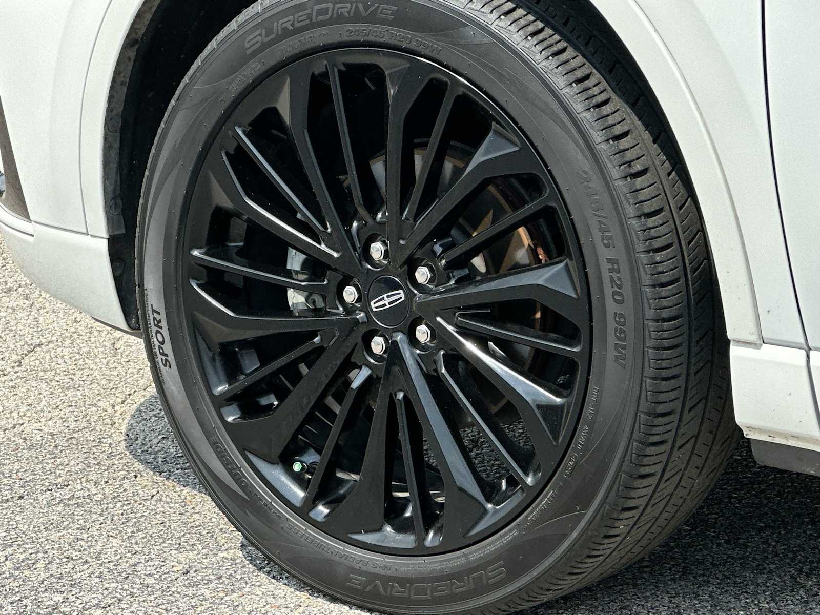 Thumbnail: 2023 Lincoln Corsair - 11