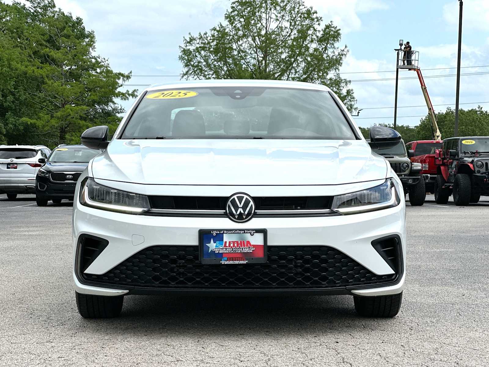 Thumbnail: 2025 Volkswagen Jetta - 10