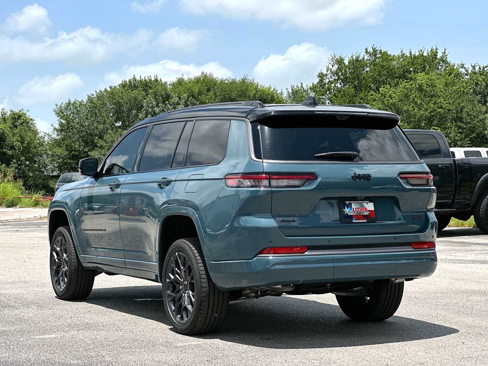 Thumbnail: 2026 Jeep Grand Cherokee - 13