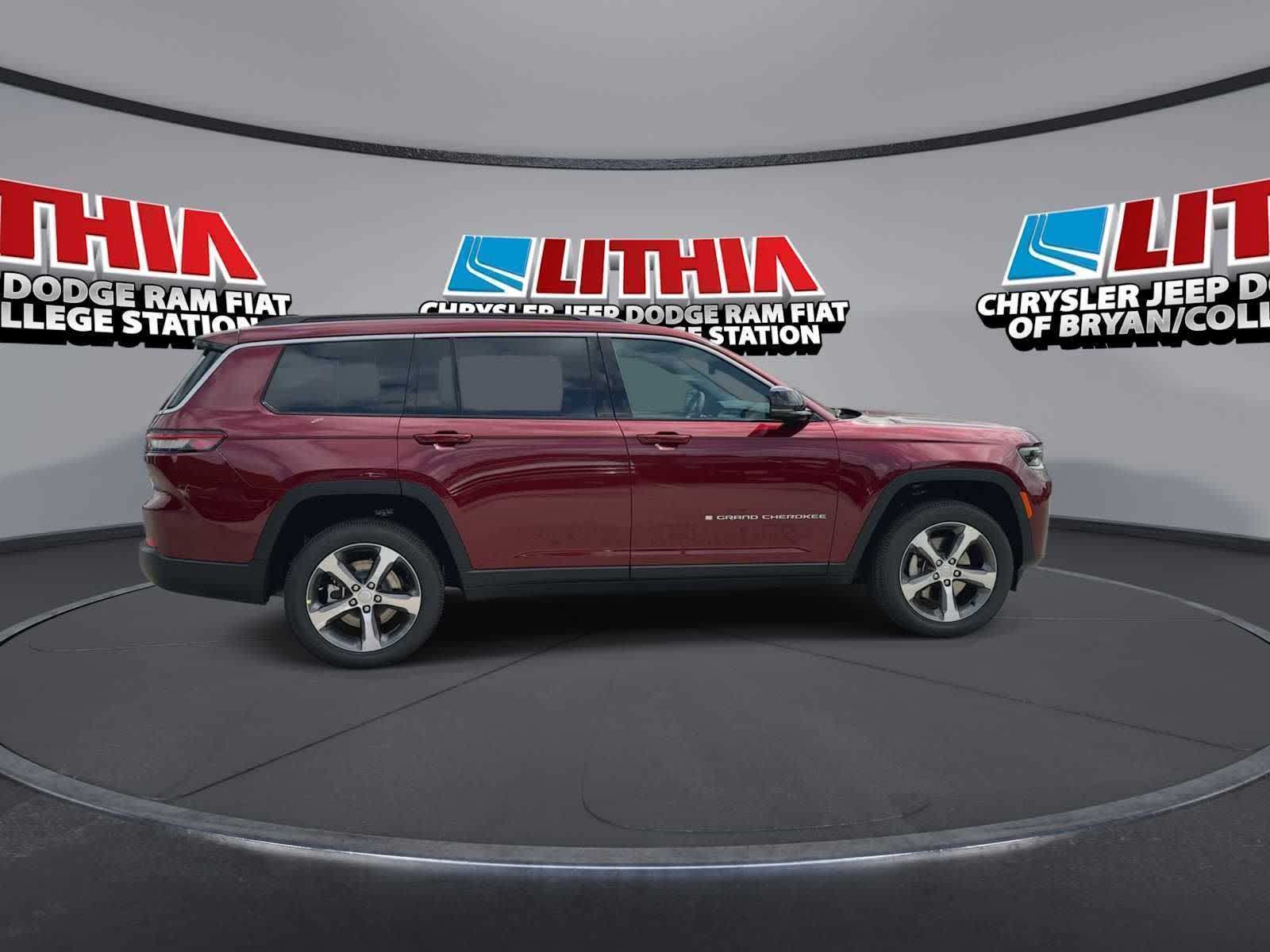 Thumbnail: 2026 Jeep Grand Cherokee - 9