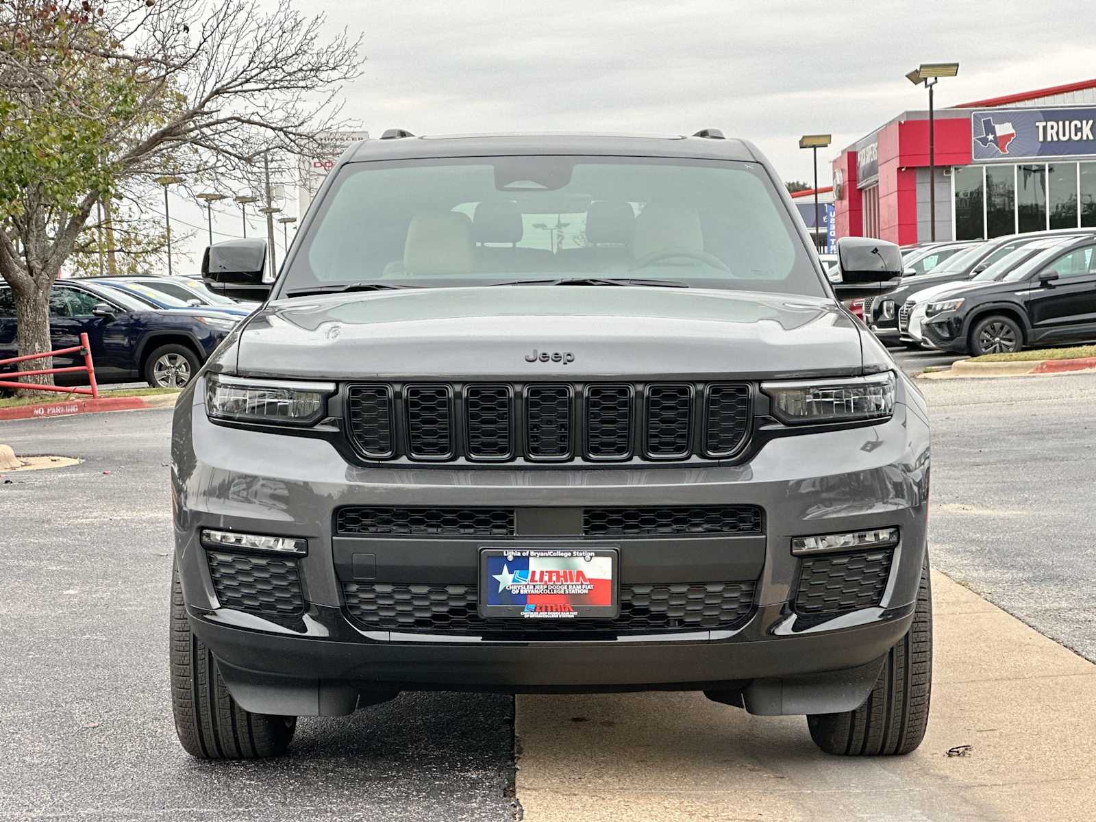 Thumbnail: 2025 Jeep Grand Cherokee - 10