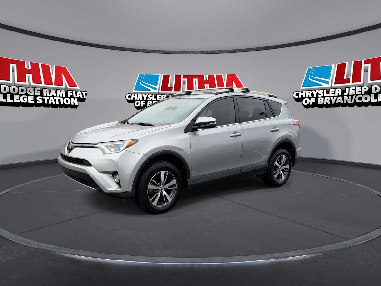 2018 Toyota RAV4 XLE photo 4