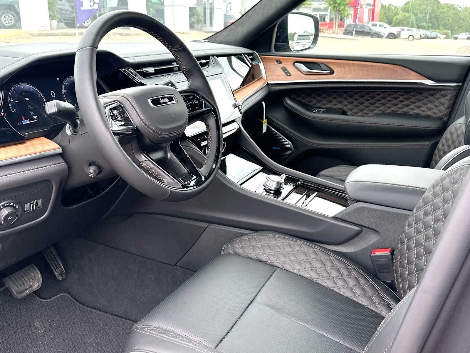 Thumbnail: 2026 Jeep Grand Cherokee - 18