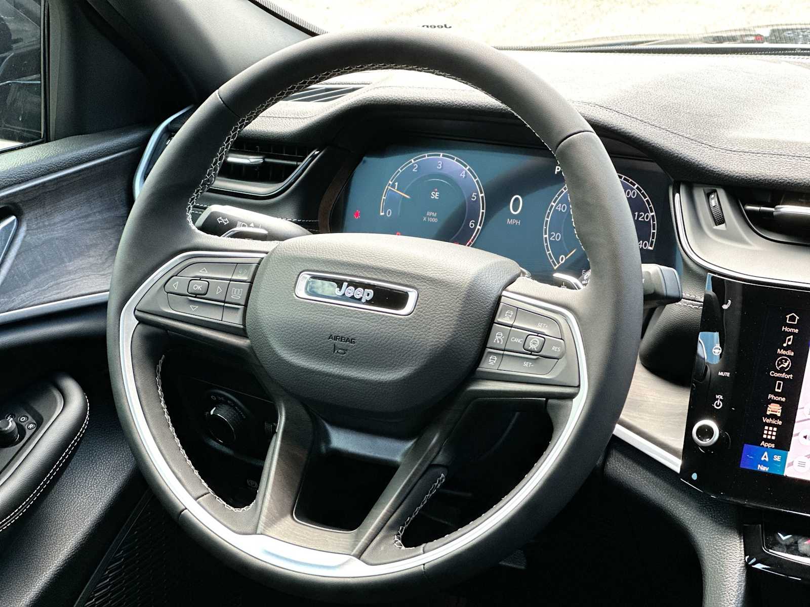 Thumbnail: 2026 Jeep Grand Cherokee - 27