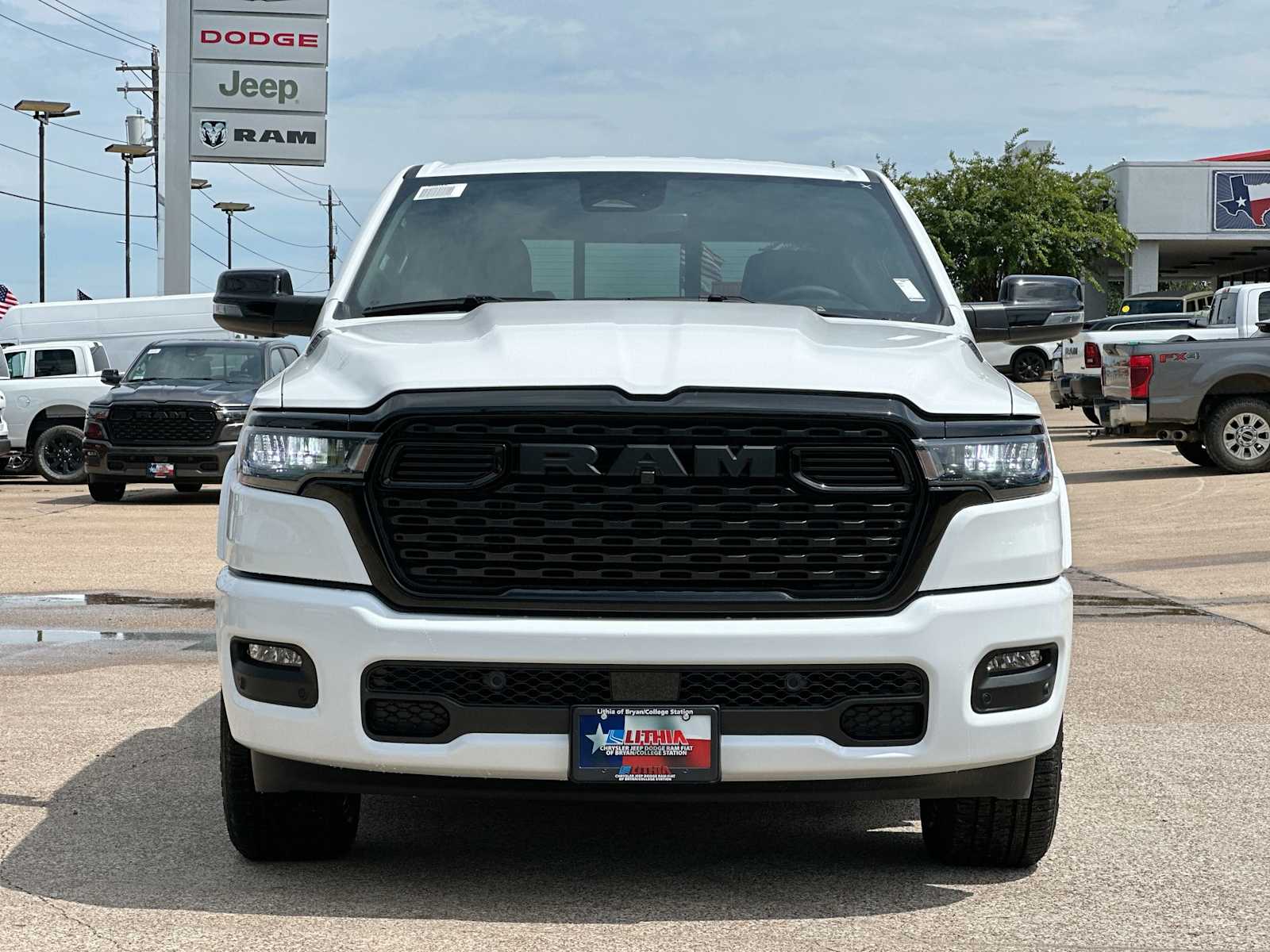 Thumbnail: 2026 RAM 1500 - 10