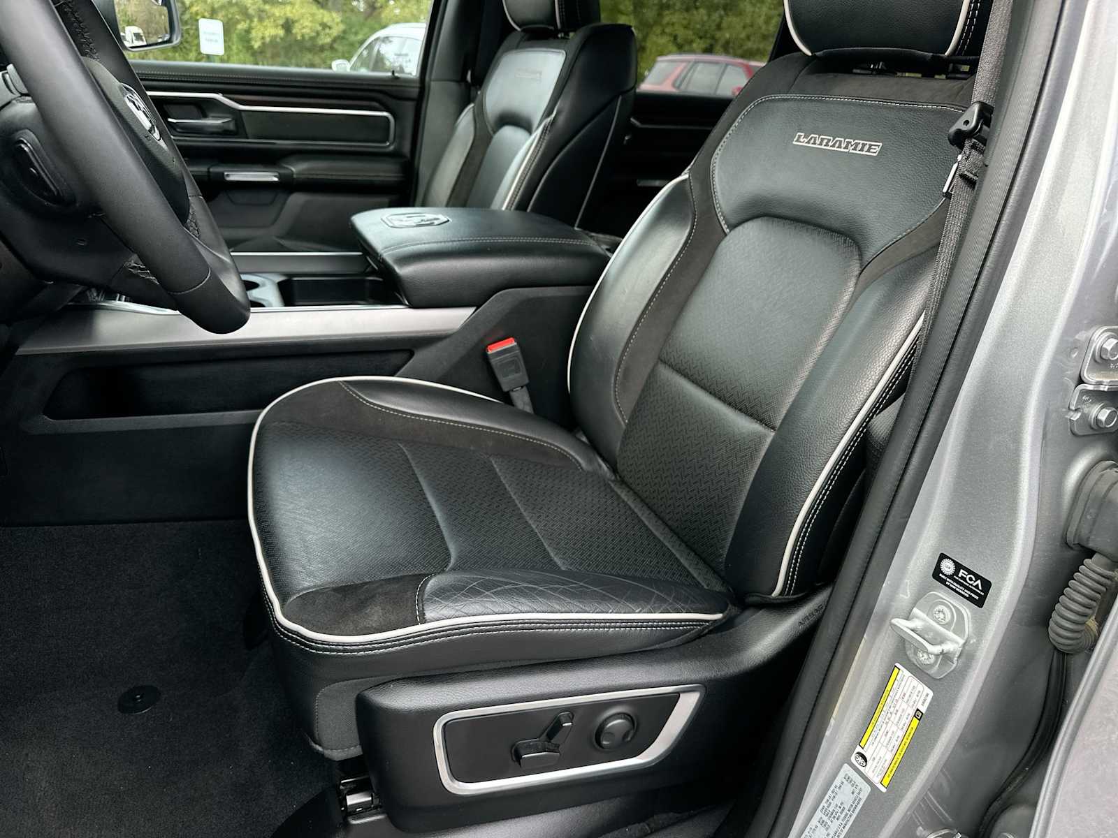 Thumbnail: 2025 RAM 1500 - 17