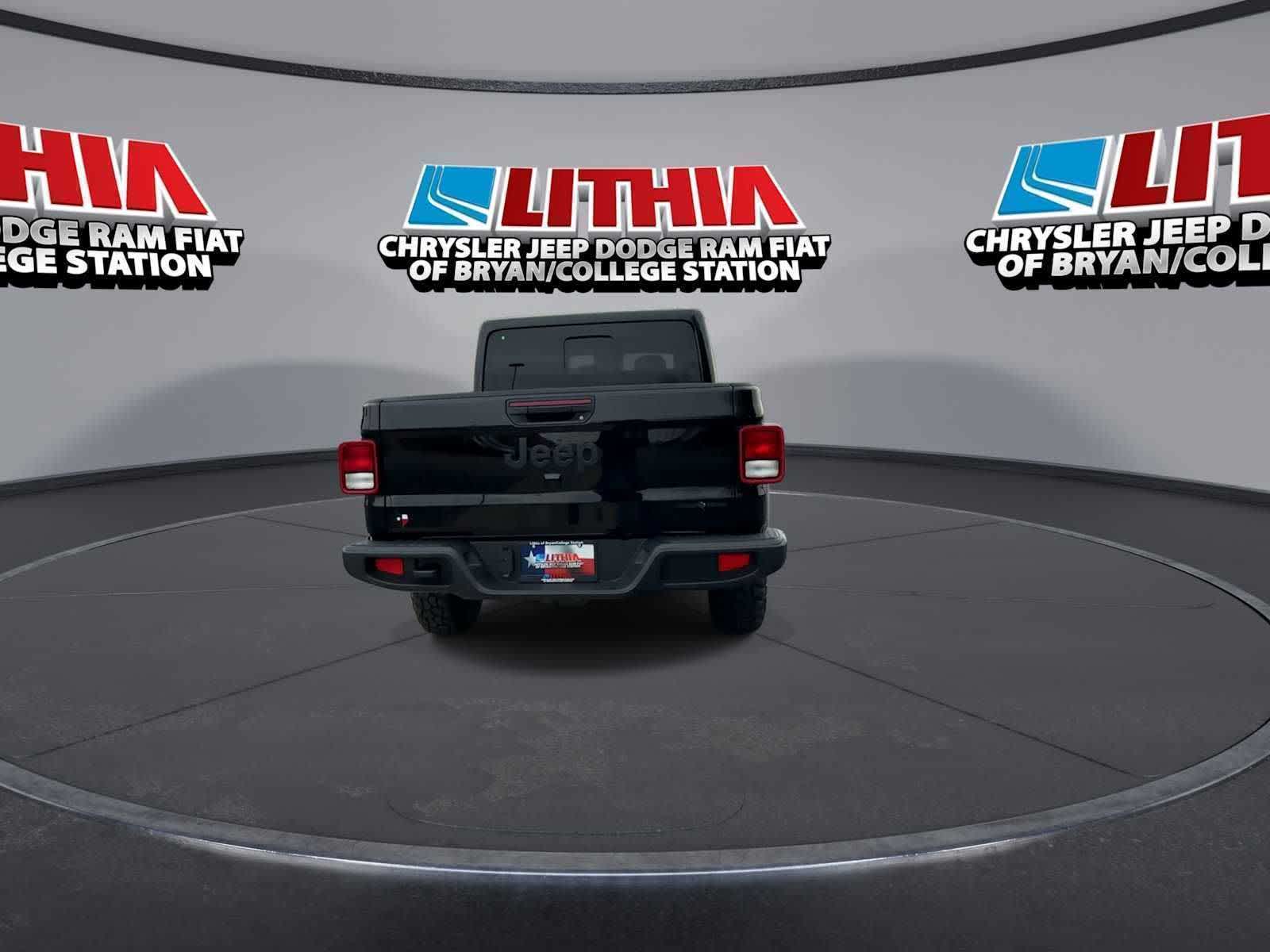 Thumbnail: 2026 Jeep Gladiator - 7