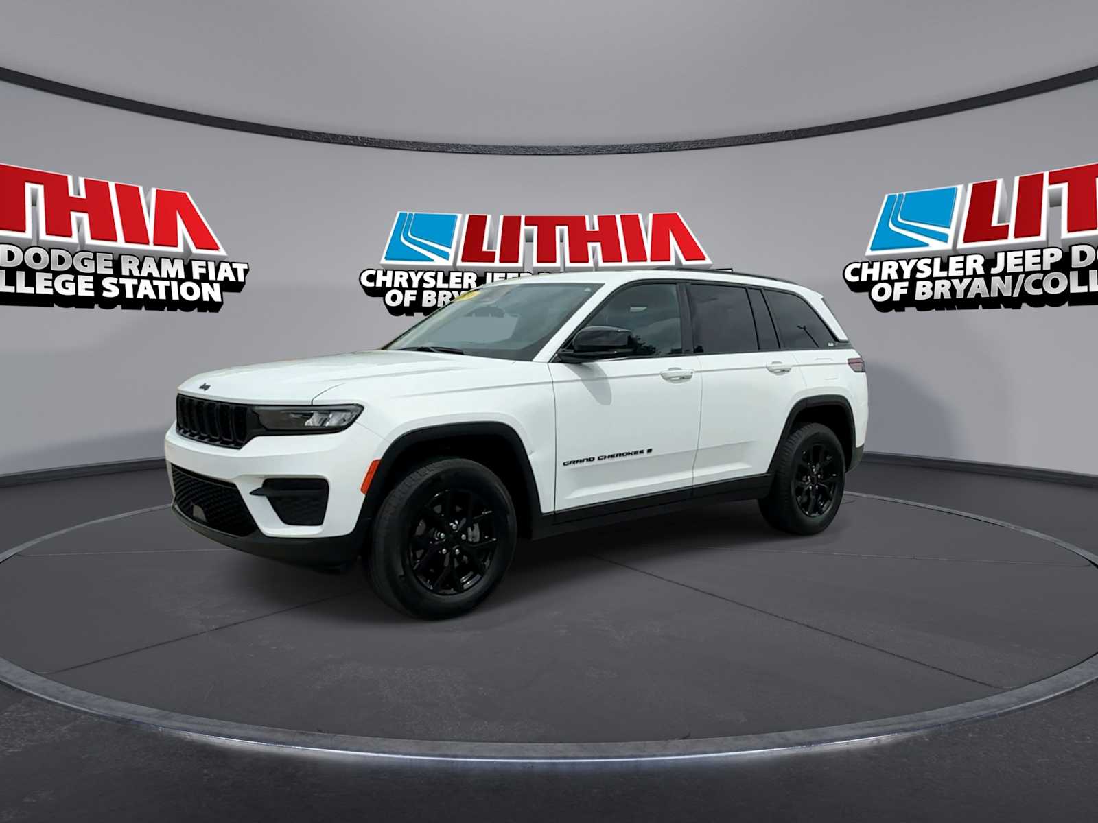 Thumbnail: 2024 Jeep Grand Cherokee - 4