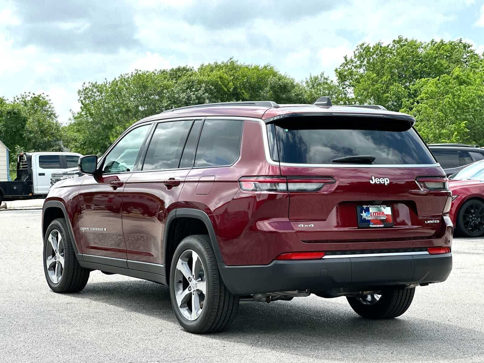 Thumbnail: 2026 Jeep Grand Cherokee - 13