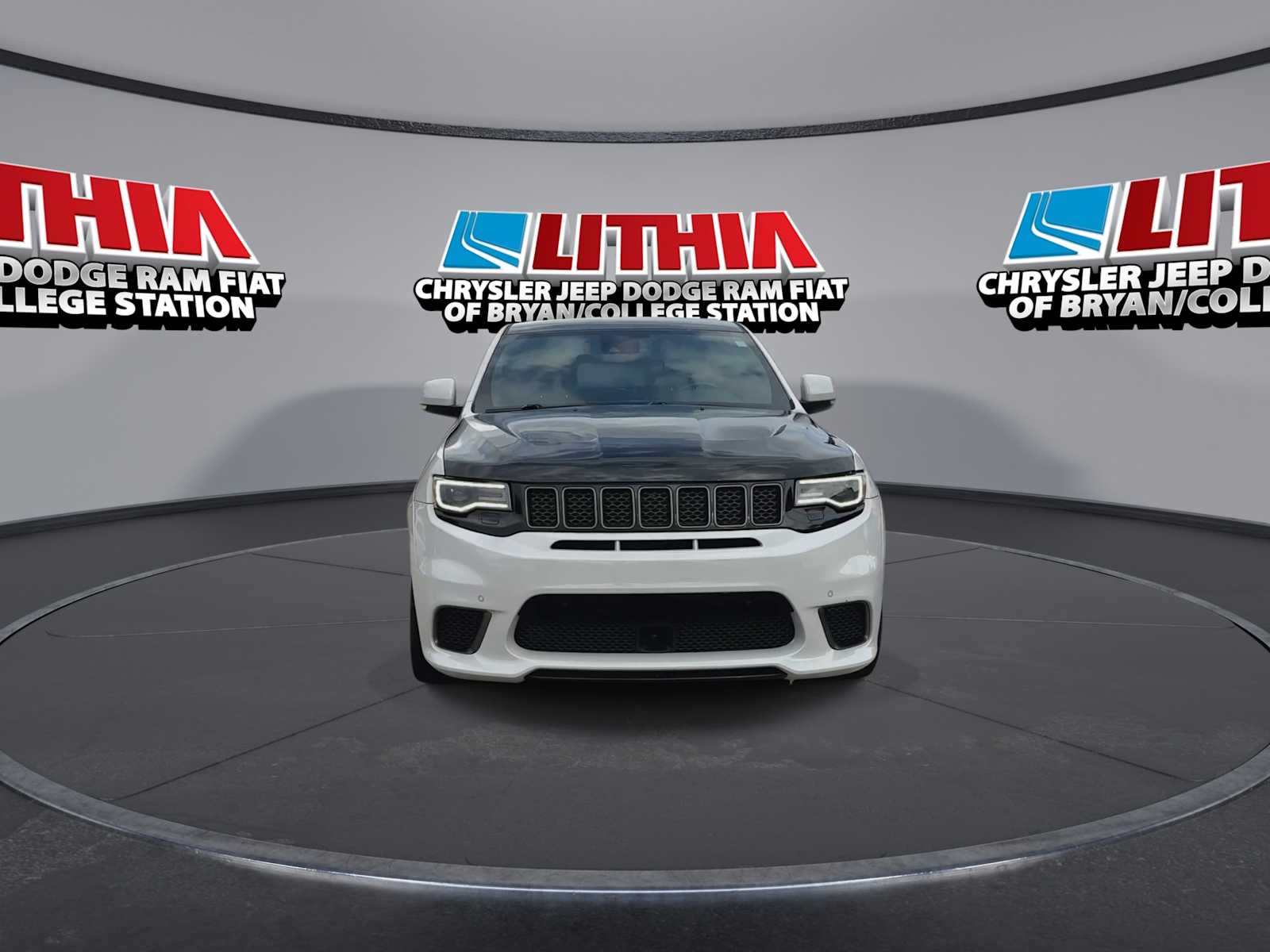 Thumbnail: 2018 Jeep Grand Cherokee - 3