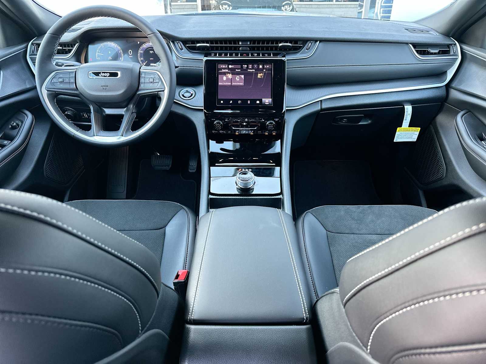 Thumbnail: 2025 Jeep Grand Cherokee - 25