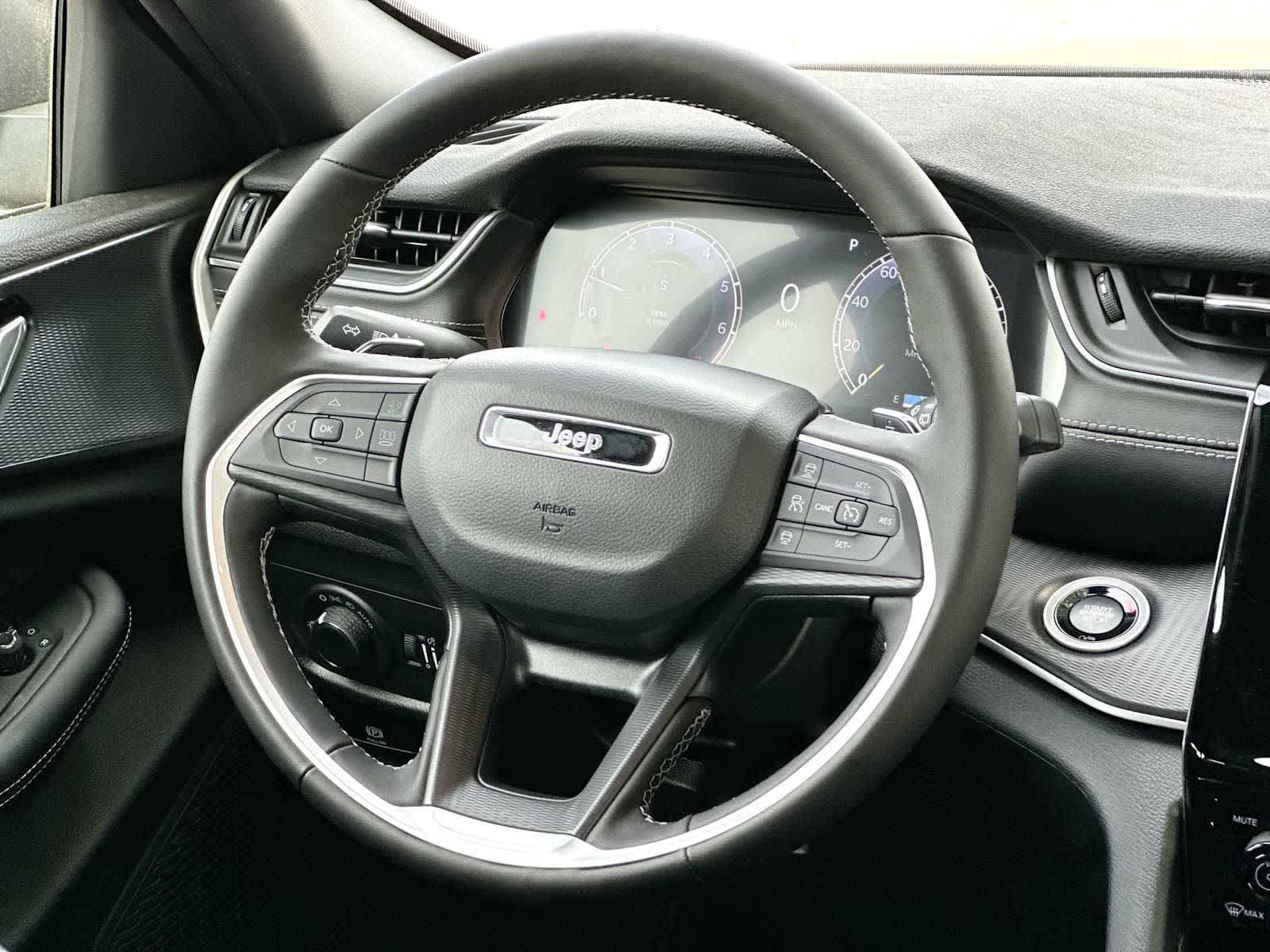 Thumbnail: 2026 Jeep Grand Cherokee - 28