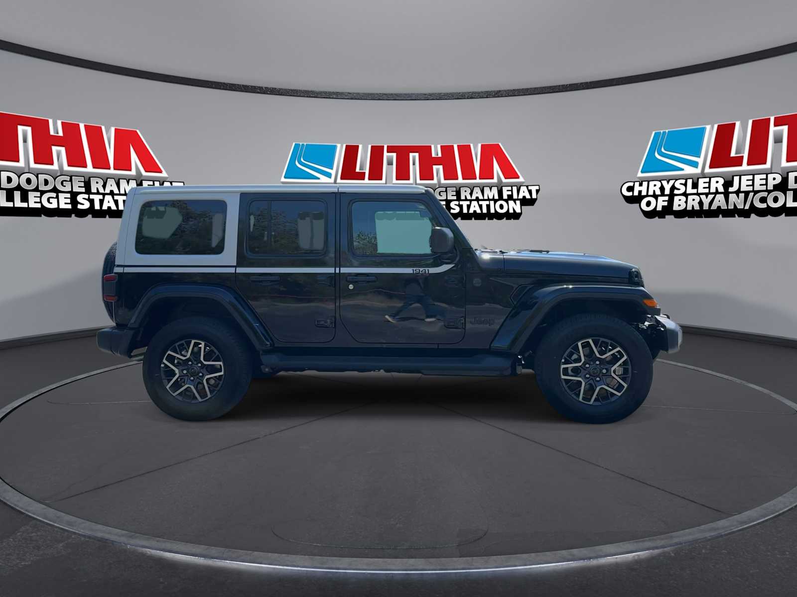 Thumbnail: 2026 Jeep Wrangler - 5