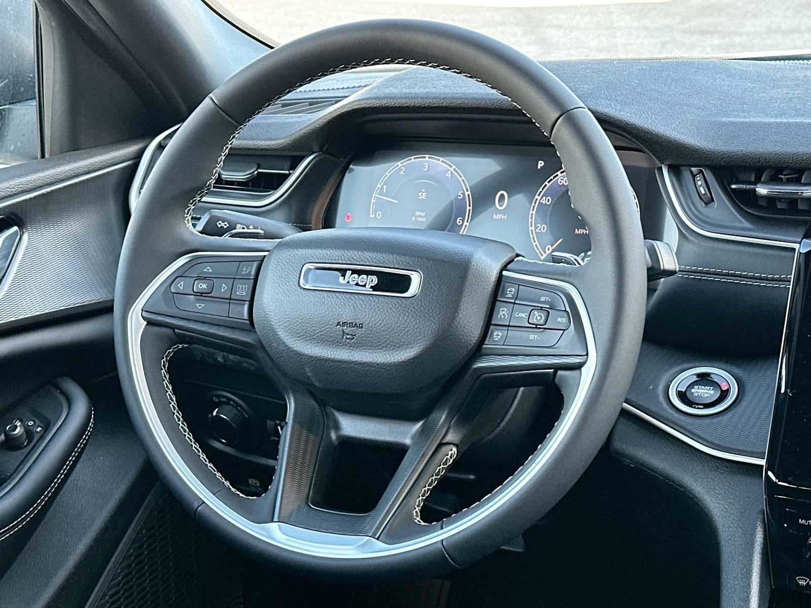 Thumbnail: 2025 Jeep Grand Cherokee - 27