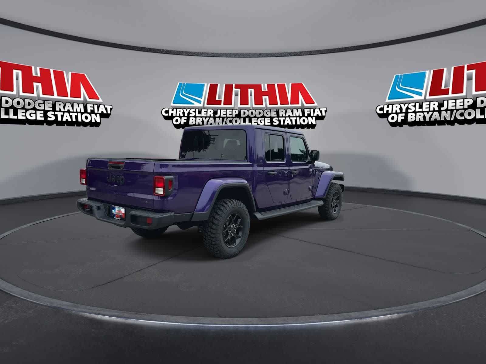 Thumbnail: 2026 Jeep Gladiator - 8