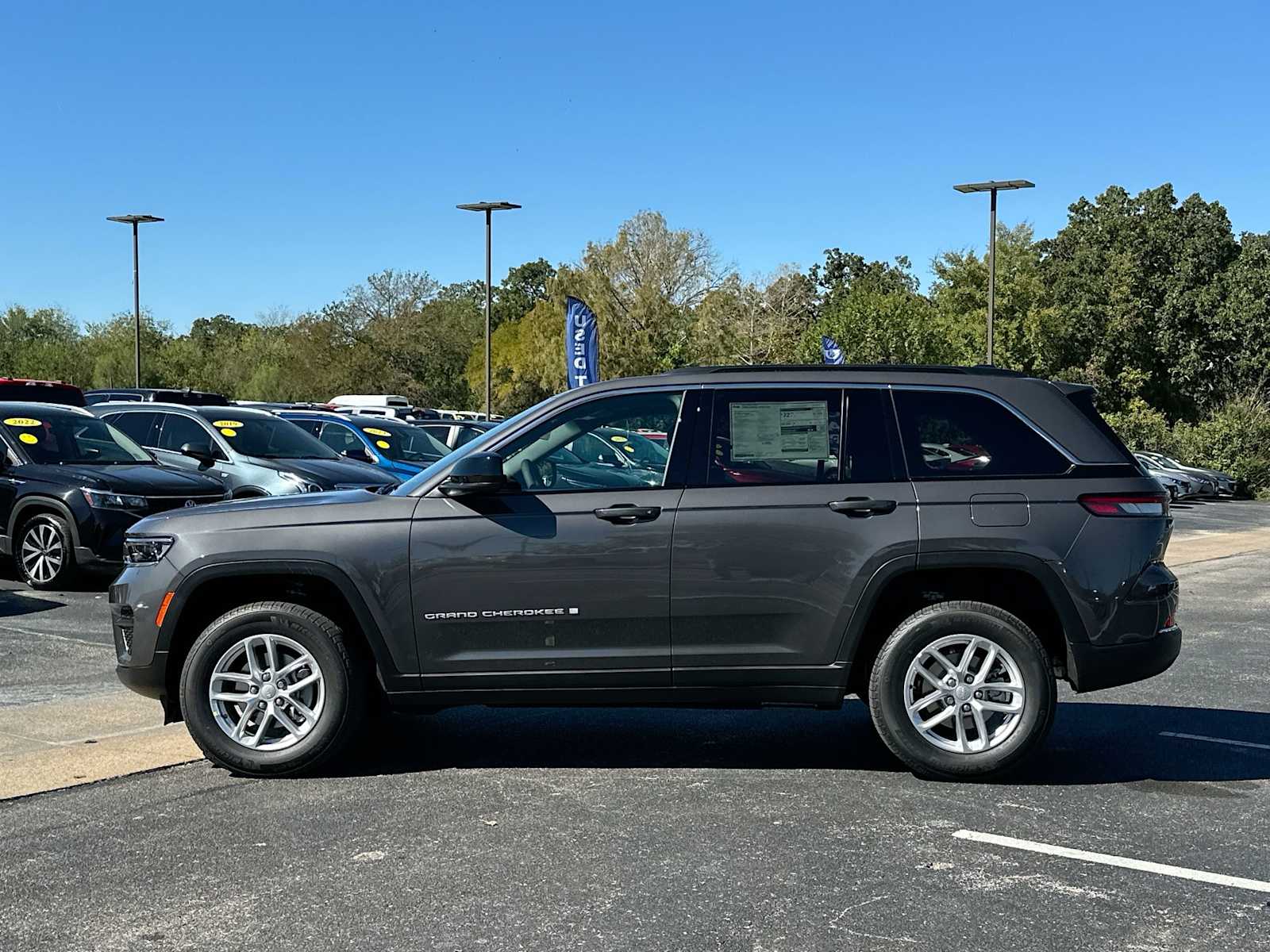 Thumbnail: 2025 Jeep Grand Cherokee - 12