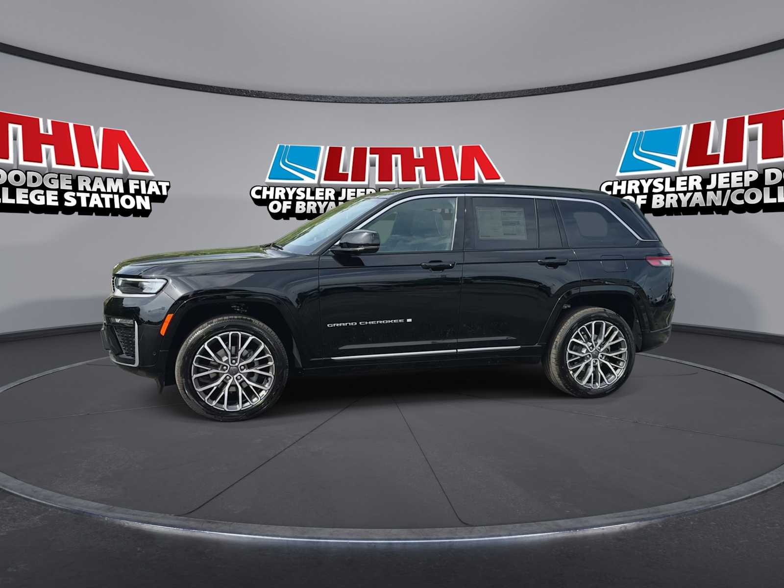 Thumbnail: 2026 Jeep Grand Cherokee - 4