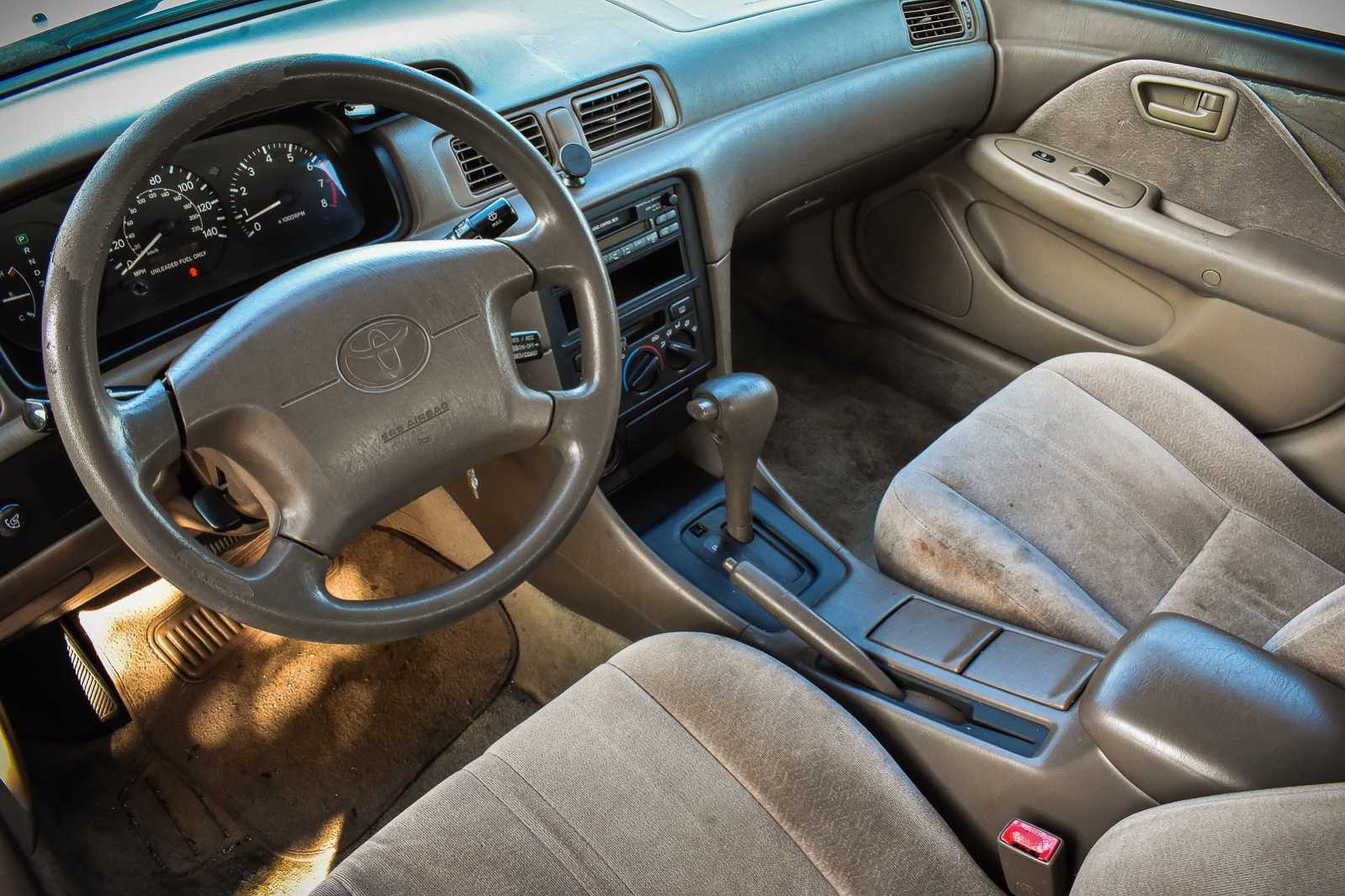 1998 Toyota Camry LE 20