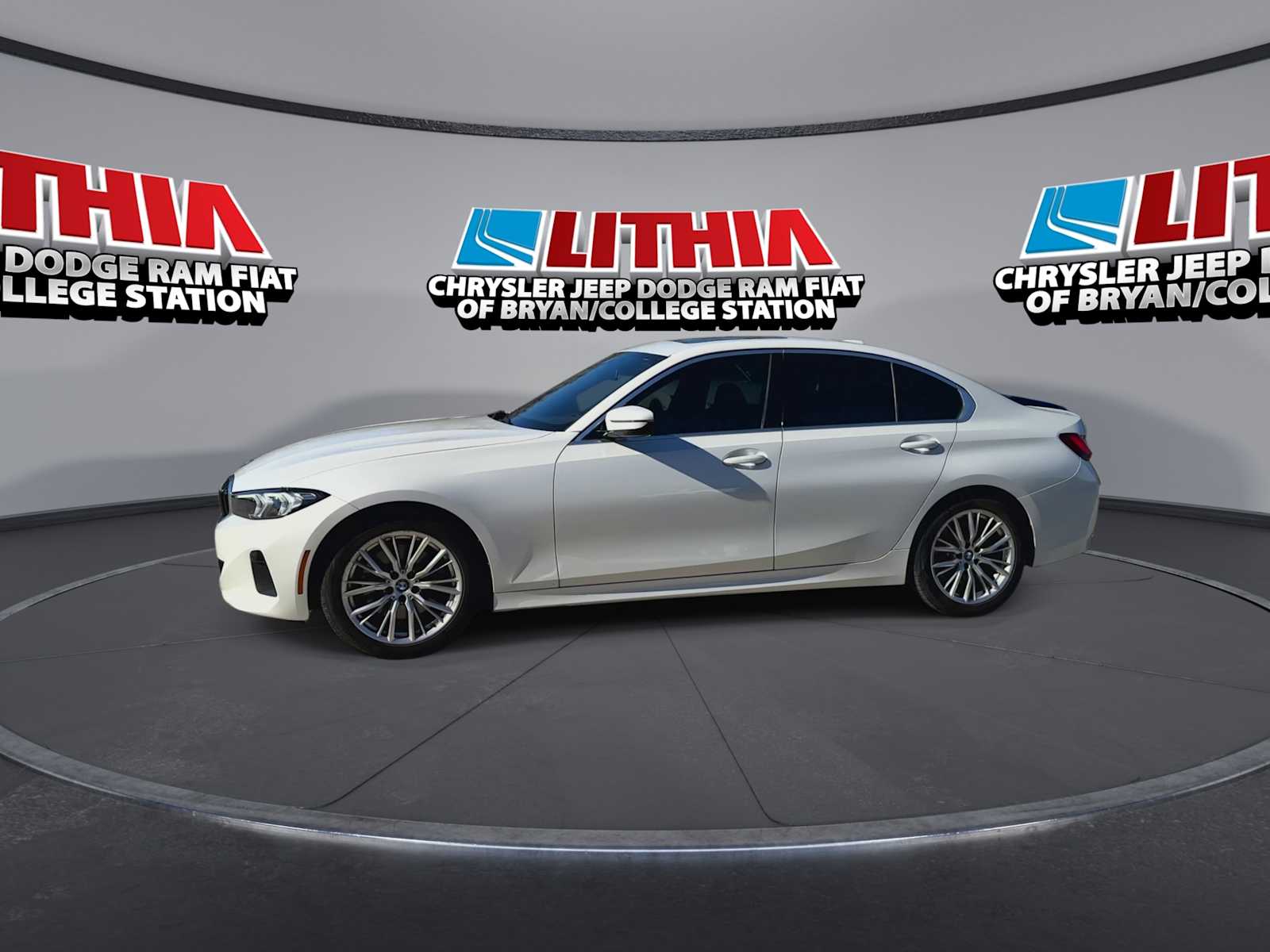 Thumbnail: 2024 BMW 3 Series - 4