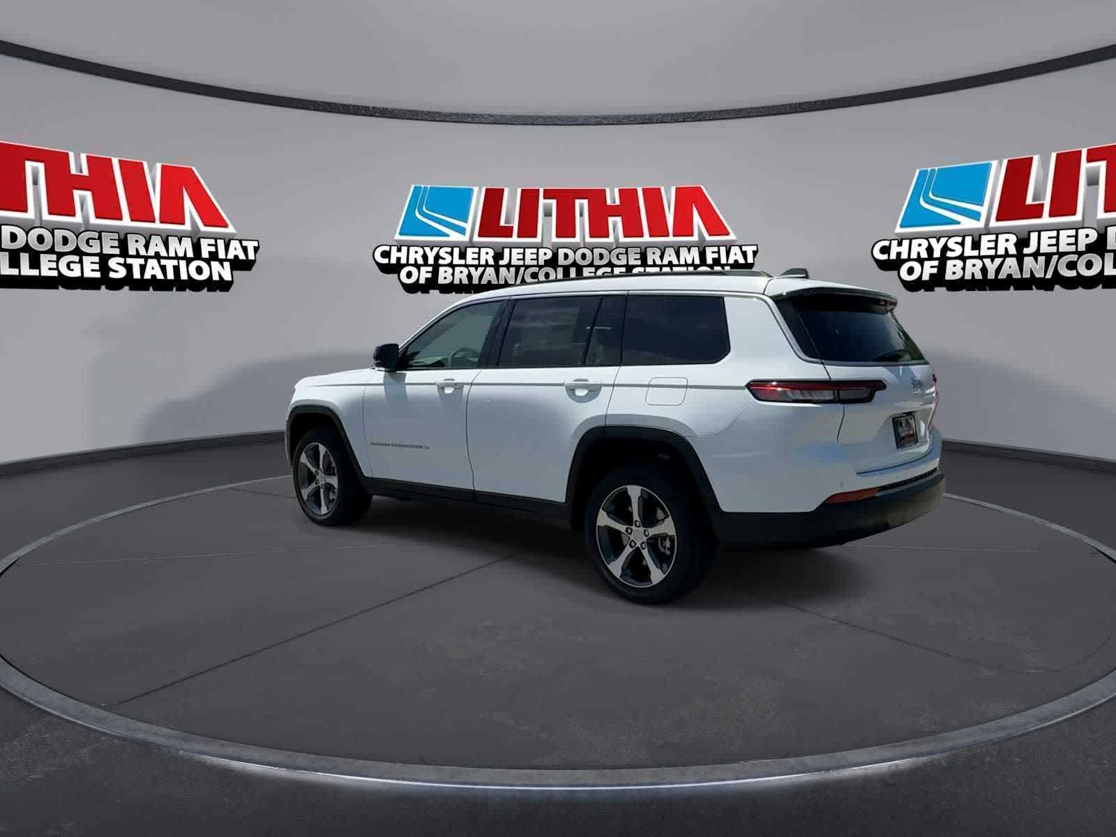 Thumbnail: 2026 Jeep Grand Cherokee - 6