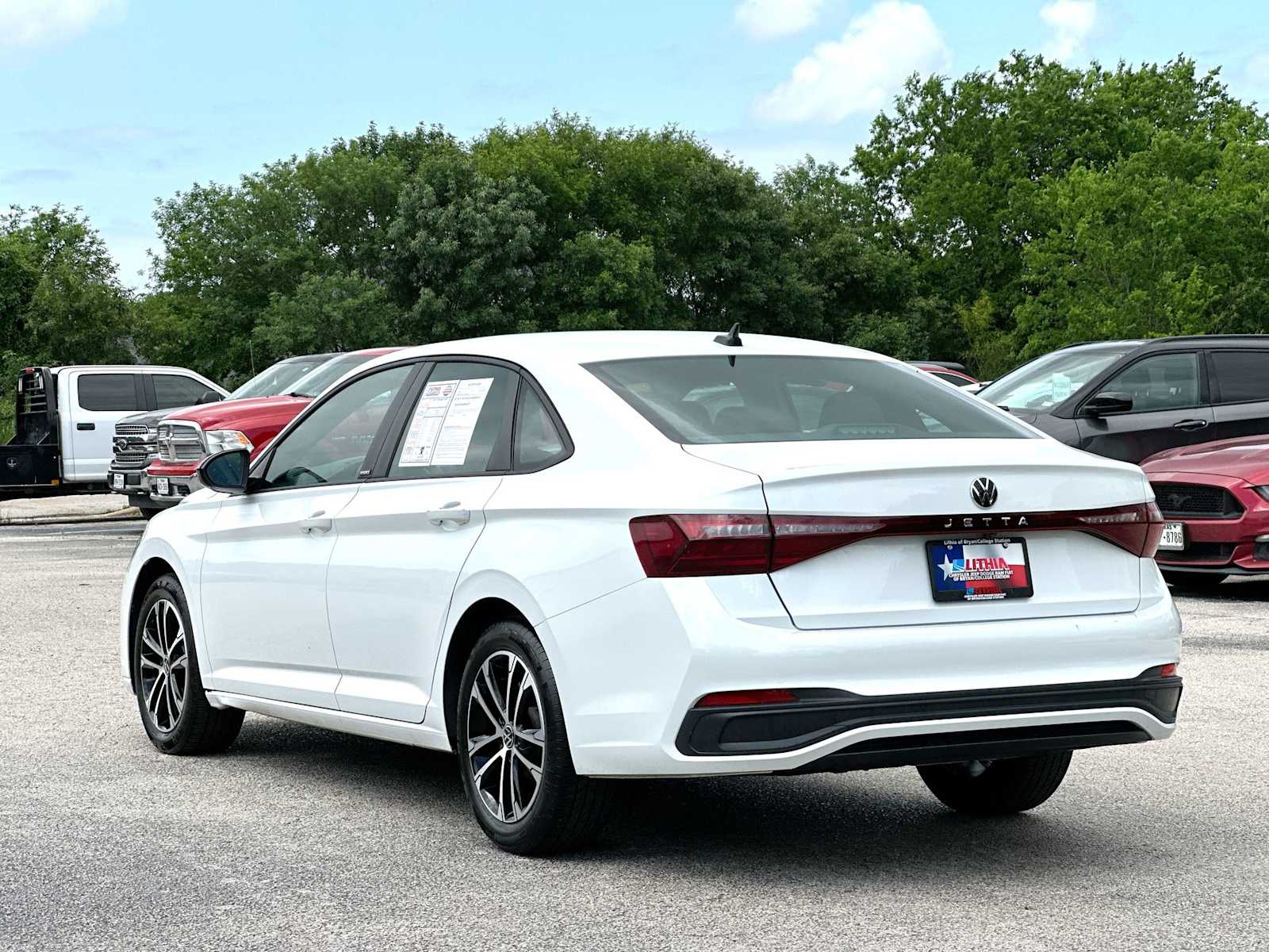 Thumbnail: 2025 Volkswagen Jetta - 13