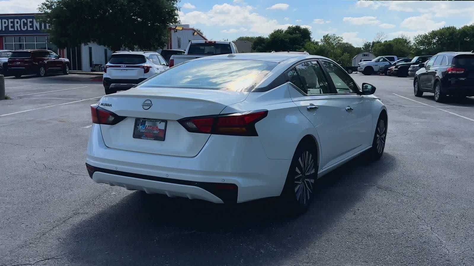 Thumbnail: 2025 Nissan Altima - 8