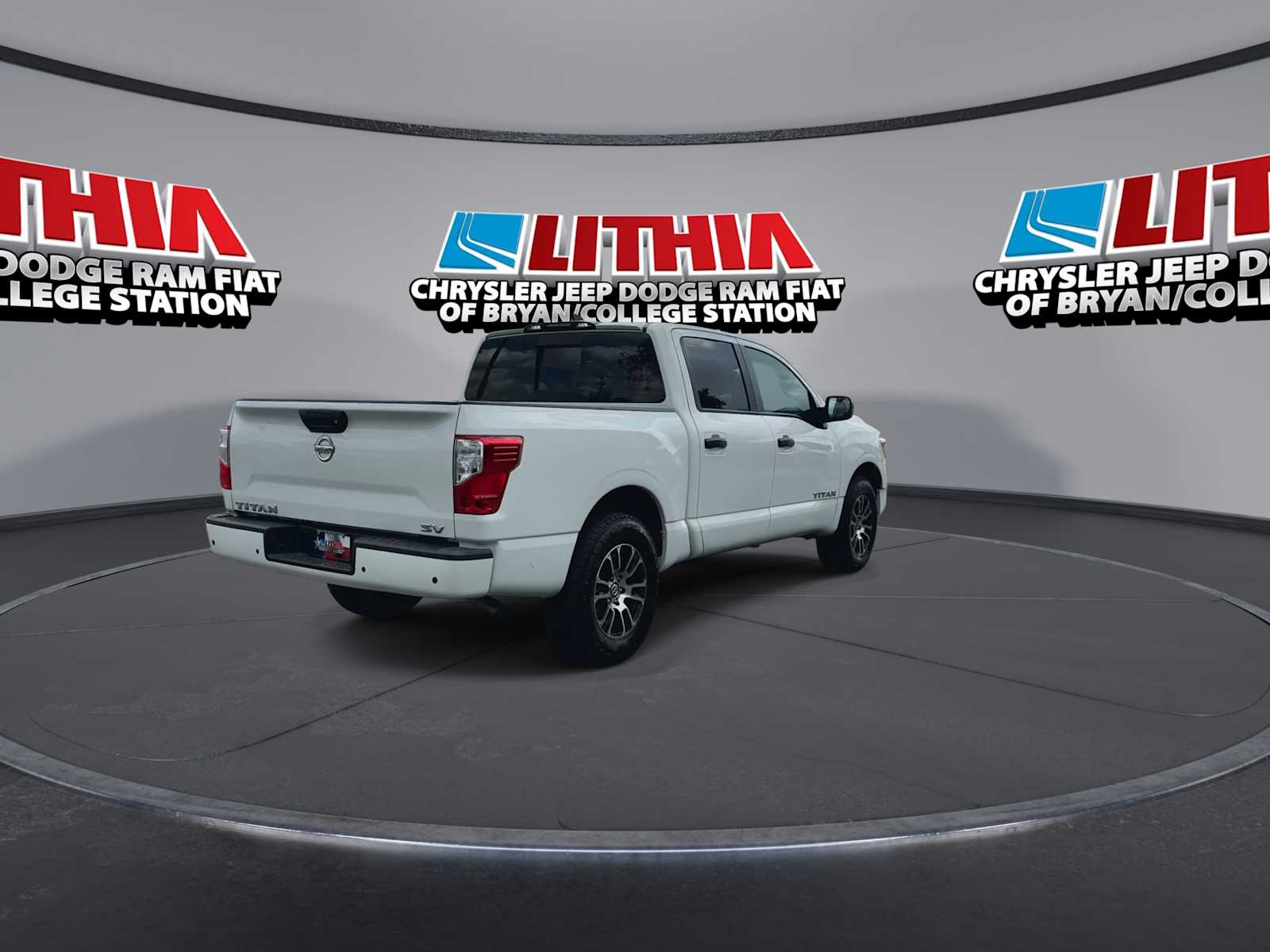 Thumbnail: 2022 Nissan Titan - 8