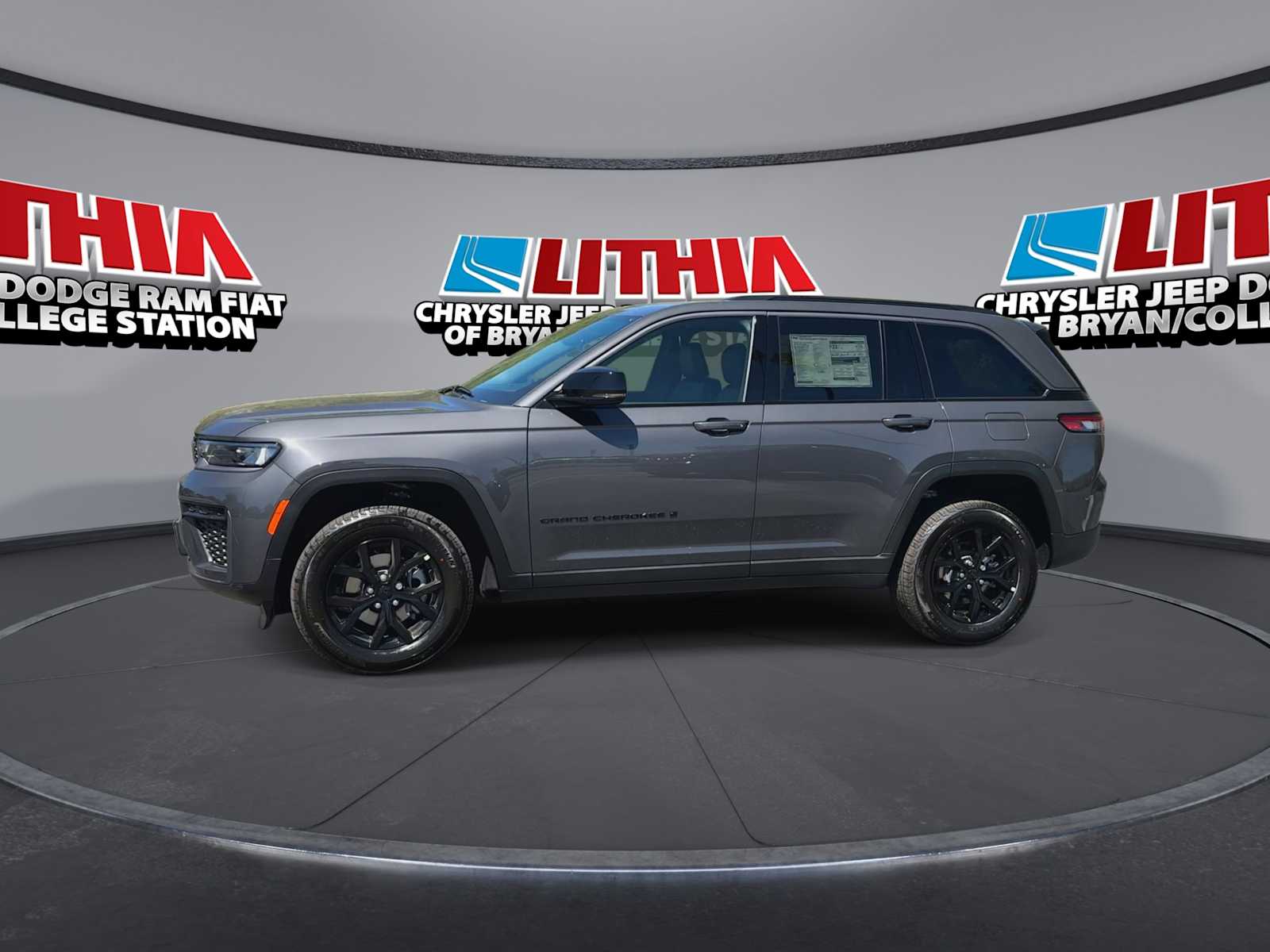 Thumbnail: 2026 Jeep Grand Cherokee - 4